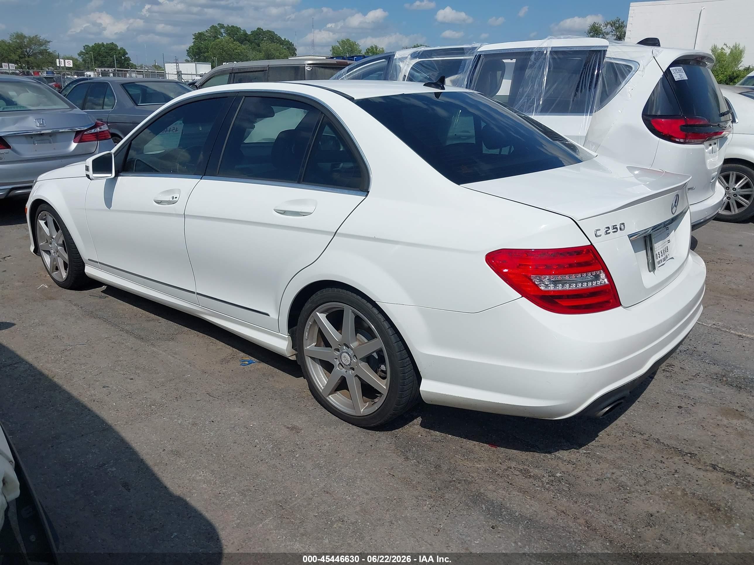2013 Mercedes-benz C 250 Sport White vin: WDDGF4HB5DR258127