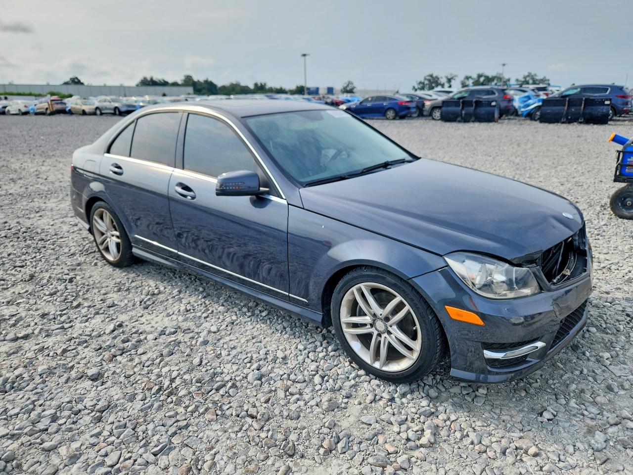2013 Mercedes-benz C 250 Gray vin: WDDGF4HB5DR262209