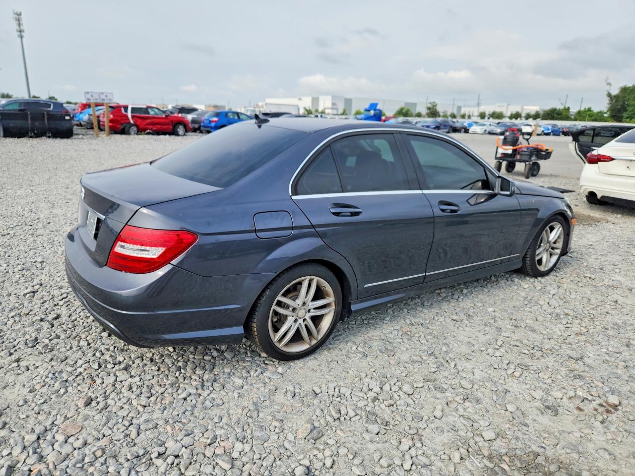 2013 Mercedes-benz C 250 Gray vin: WDDGF4HB5DR262209