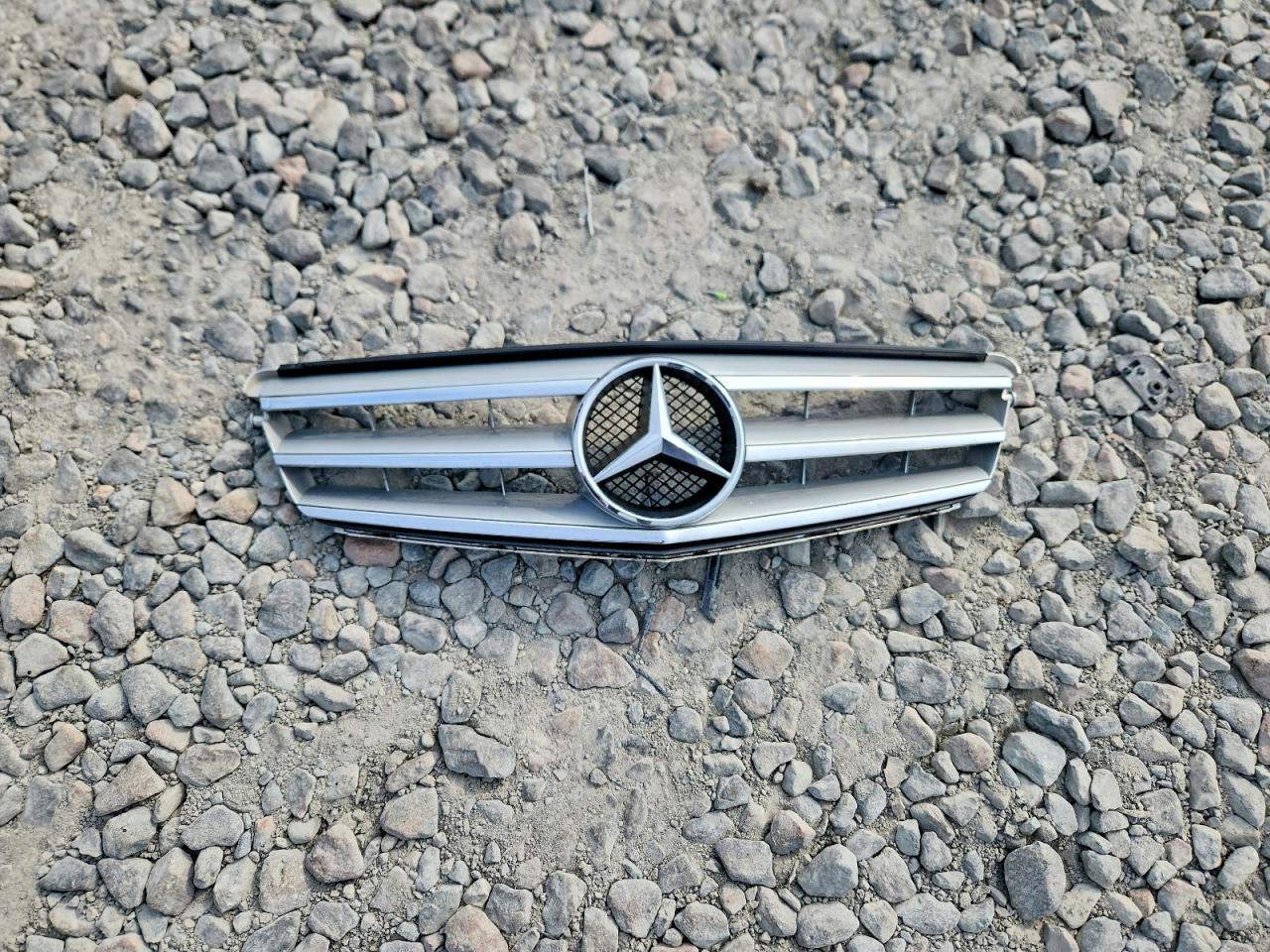 2013 Mercedes-benz C 250 Gray vin: WDDGF4HB5DR262209