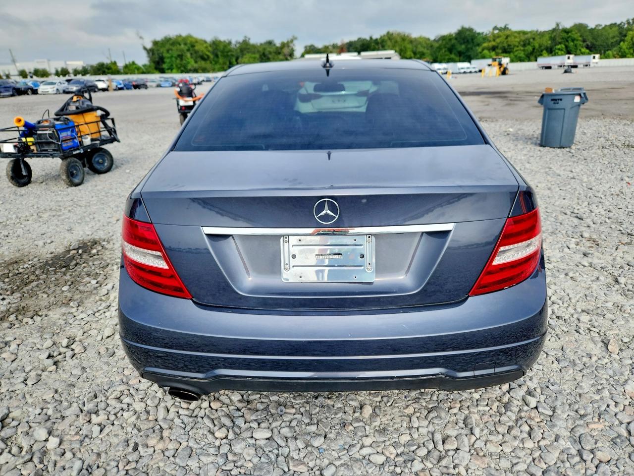 2013 Mercedes-benz C 250 Gray vin: WDDGF4HB5DR262209