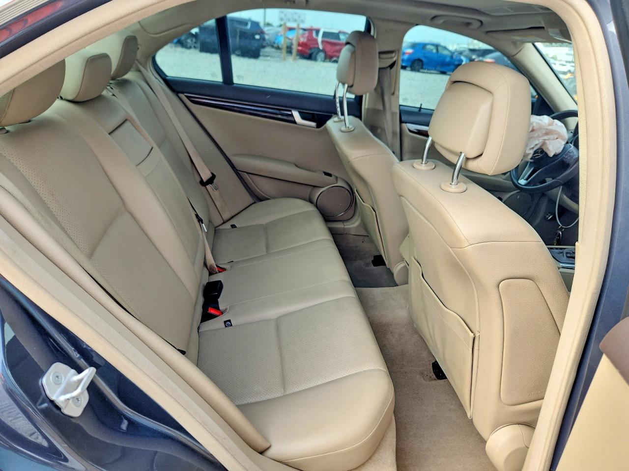 2013 Mercedes-benz C 250 Gray vin: WDDGF4HB5DR262209