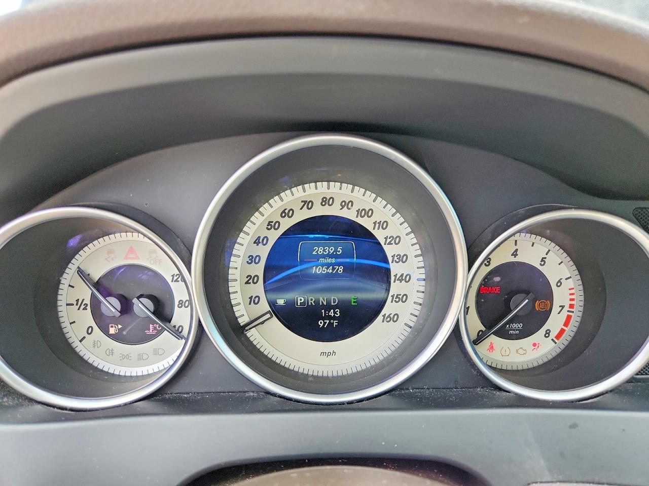 2013 Mercedes-benz C 250 Черный vin: WDDGF4HB5DR263683