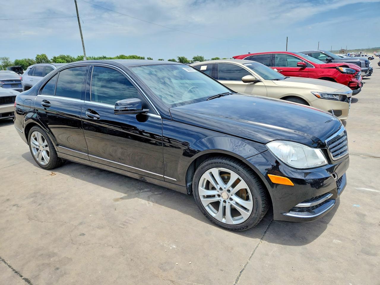 2013 Mercedes-benz C 250 Черный vin: WDDGF4HB5DR263683