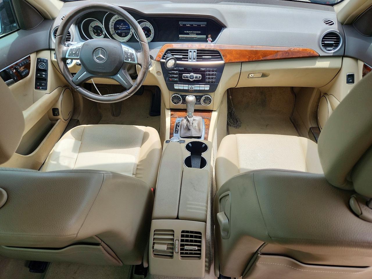 2013 Mercedes-benz C 250 Черный vin: WDDGF4HB5DR263683