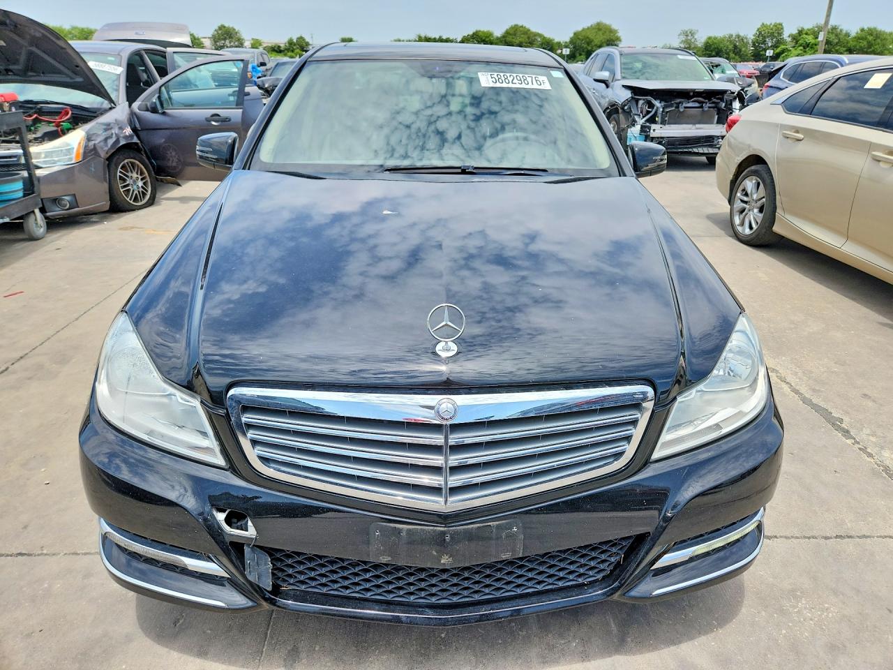 2013 Mercedes-benz C 250 Черный vin: WDDGF4HB5DR263683