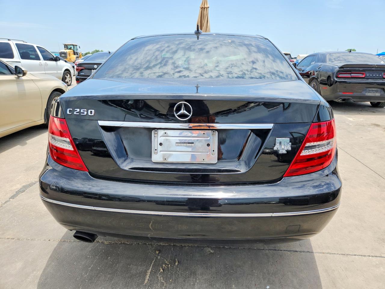 2013 Mercedes-benz C 250 Черный vin: WDDGF4HB5DR263683