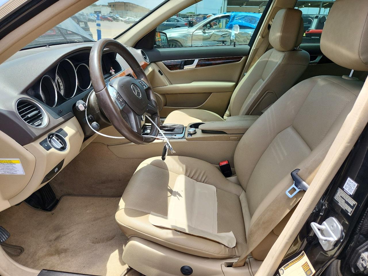 2013 Mercedes-benz C 250 Черный vin: WDDGF4HB5DR263683