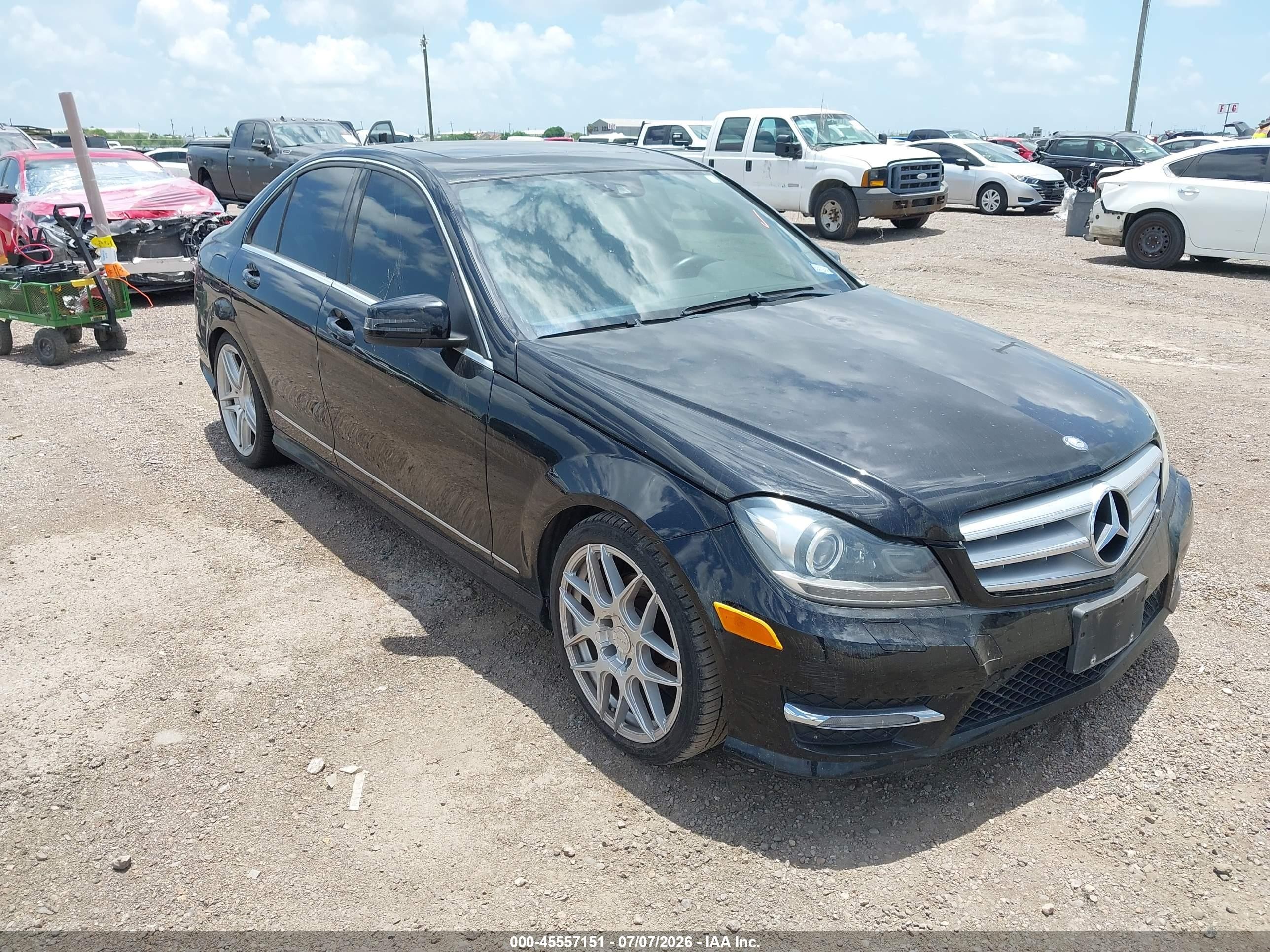 2013 Mercedes-benz C 250 Sport Черный vin: WDDGF4HB5DR264252