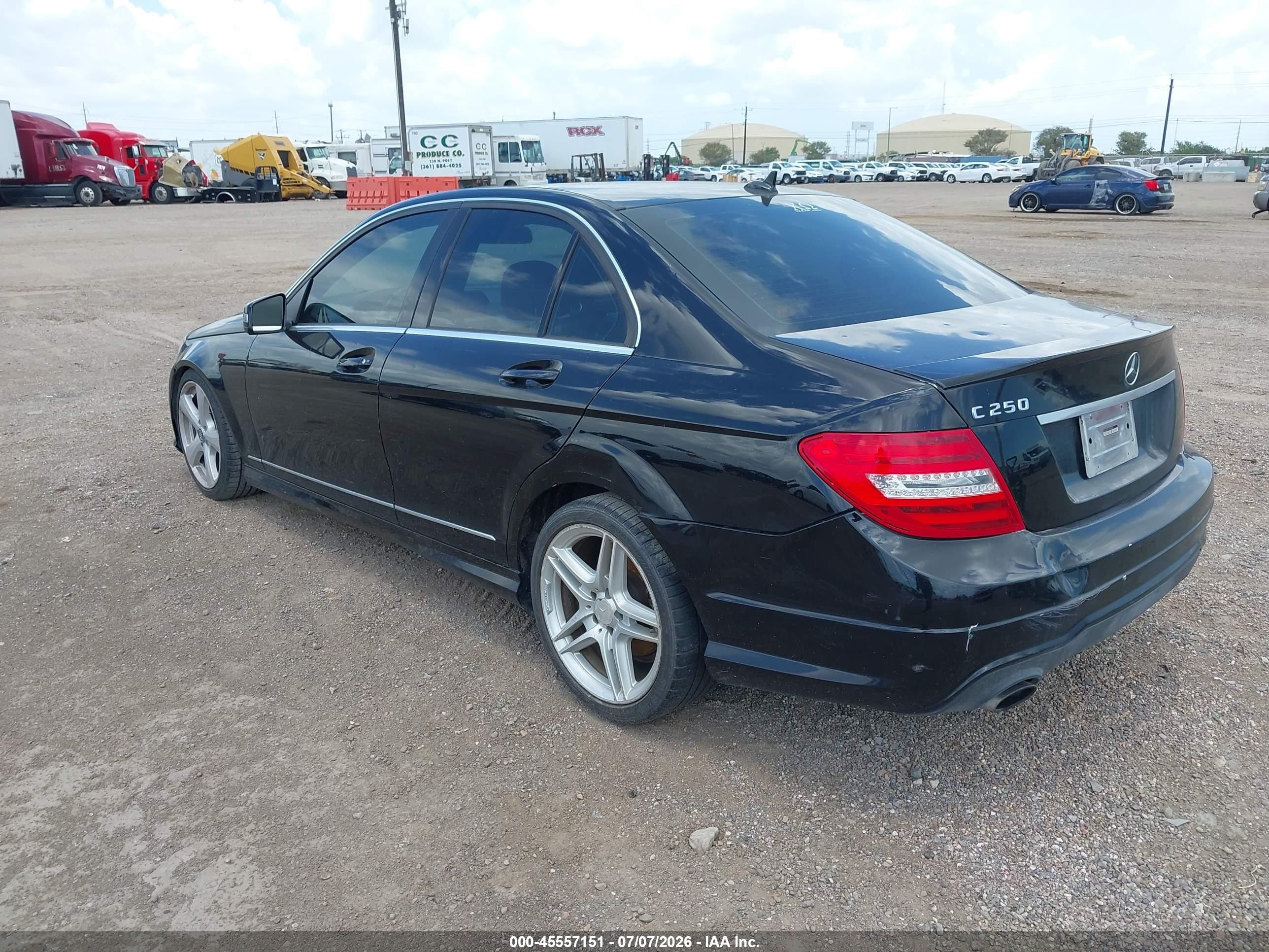2013 Mercedes-benz C 250 Sport Черный vin: WDDGF4HB5DR264252
