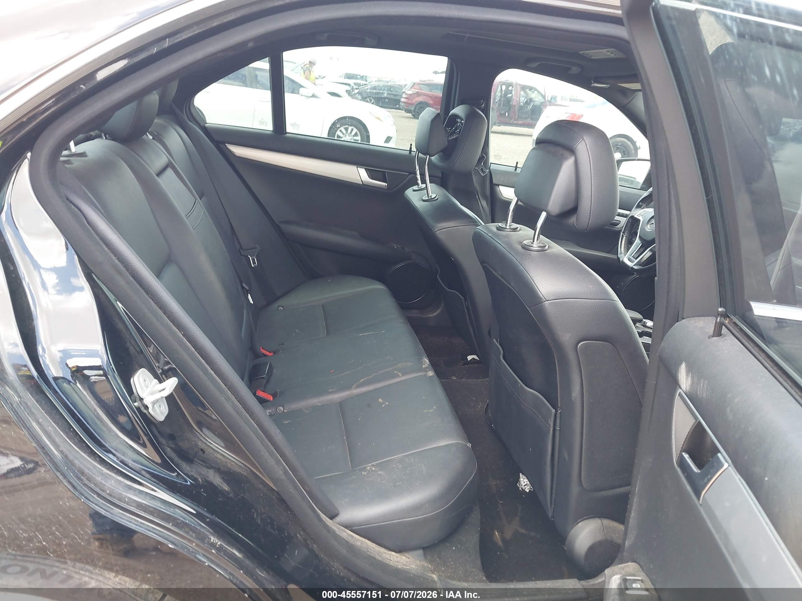 2013 Mercedes-benz C 250 Sport Черный vin: WDDGF4HB5DR264252