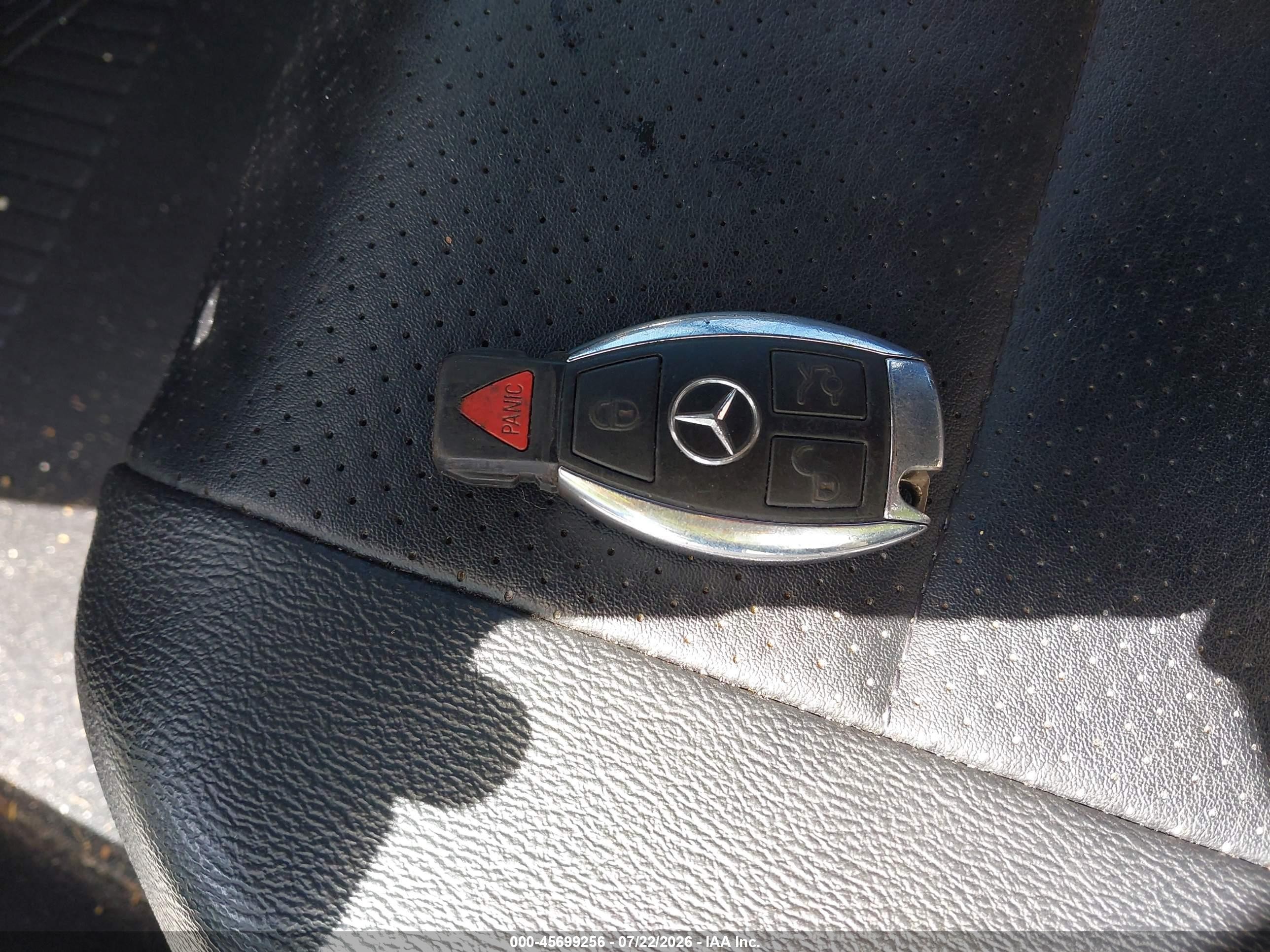 2013 Mercedes-benz C 250 Sport White vin: WDDGF4HB5DR285814