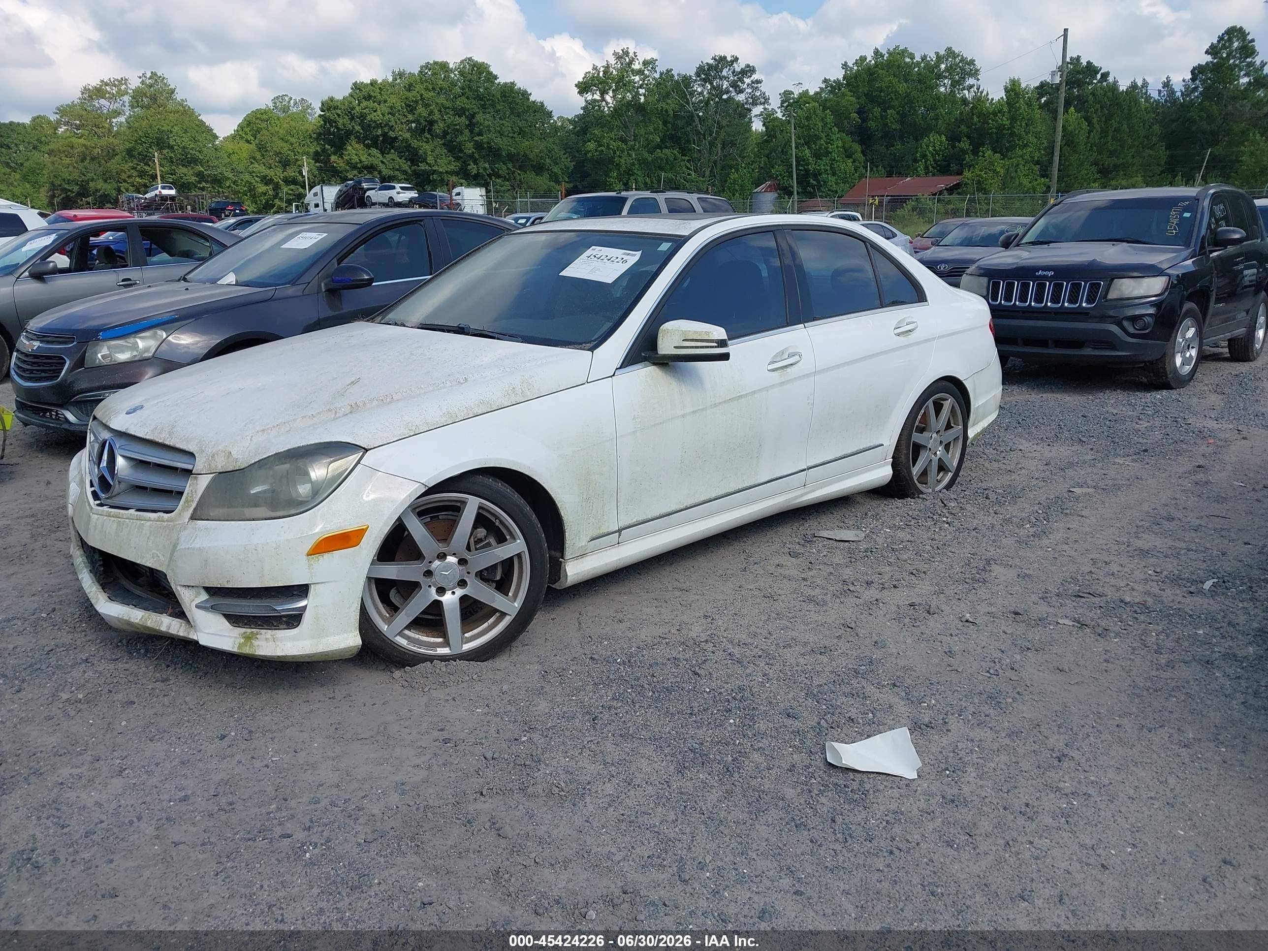 2013 Mercedes-benz C 250 Sport White vin: WDDGF4HB5DR289569