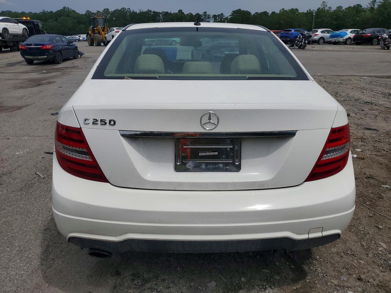 2013 Mercedes-benz C 250 White vin: WDDGF4HB5DR297106