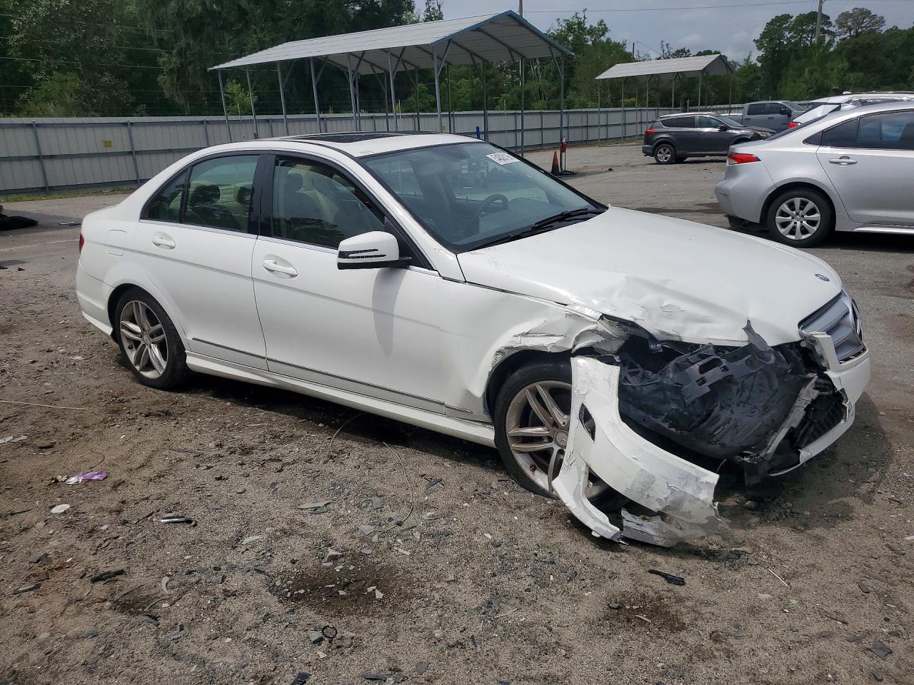 2013 Mercedes-benz C 250 White vin: WDDGF4HB5DR297106