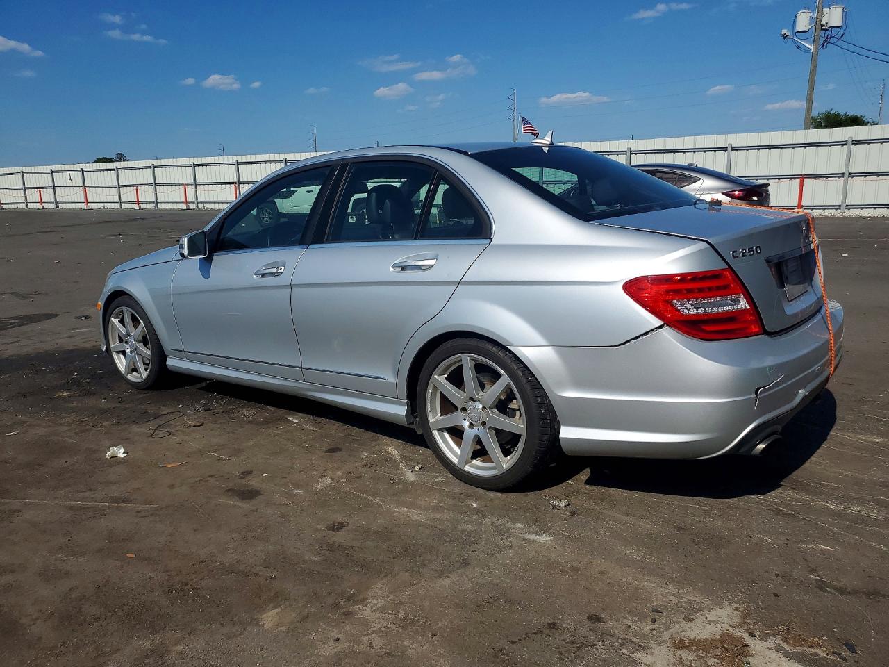 2014 Mercedes-benz C 250 Silver vin: WDDGF4HB5EA928212