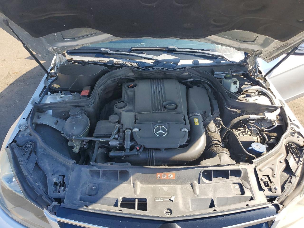 2014 Mercedes-benz C 250 Silver vin: WDDGF4HB5EA928212