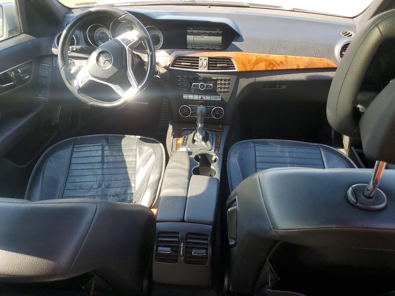 2014 Mercedes-benz C 250 Silver vin: WDDGF4HB5EA928212