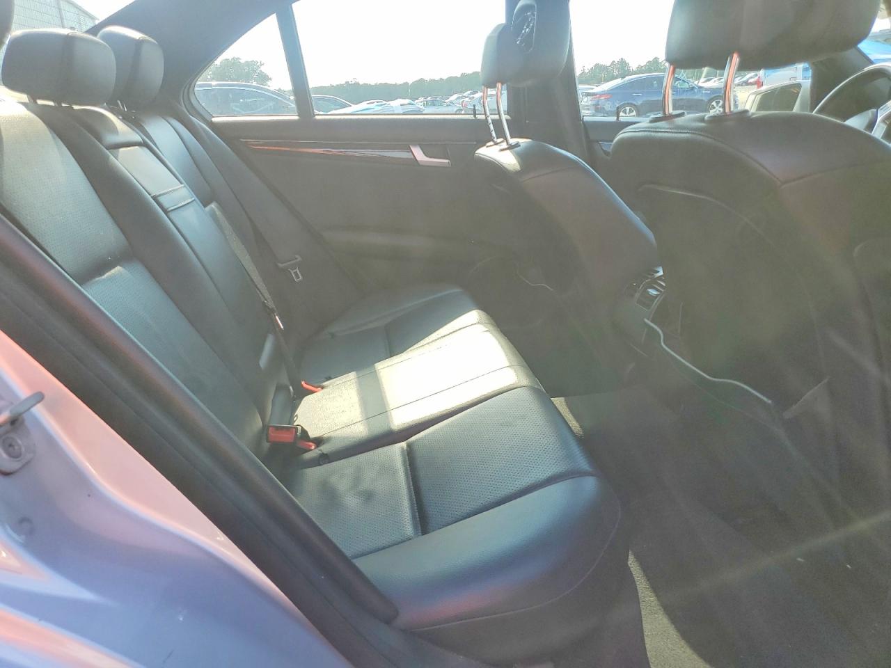 2014 Mercedes-benz C 250 Silver vin: WDDGF4HB5EA928212