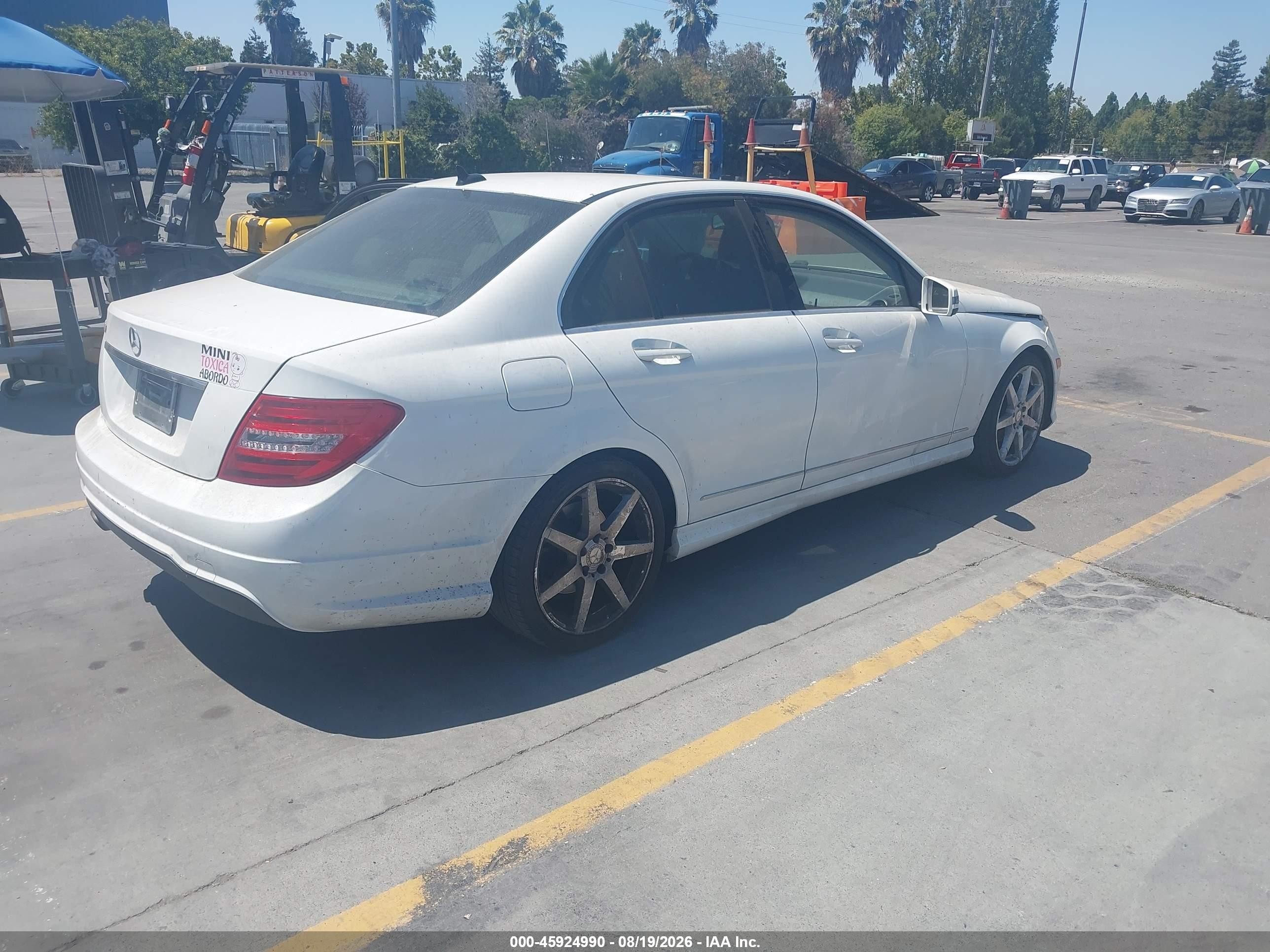 2014 Mercedes-benz C 250 Luxury/sport White vin: WDDGF4HB5EA952994