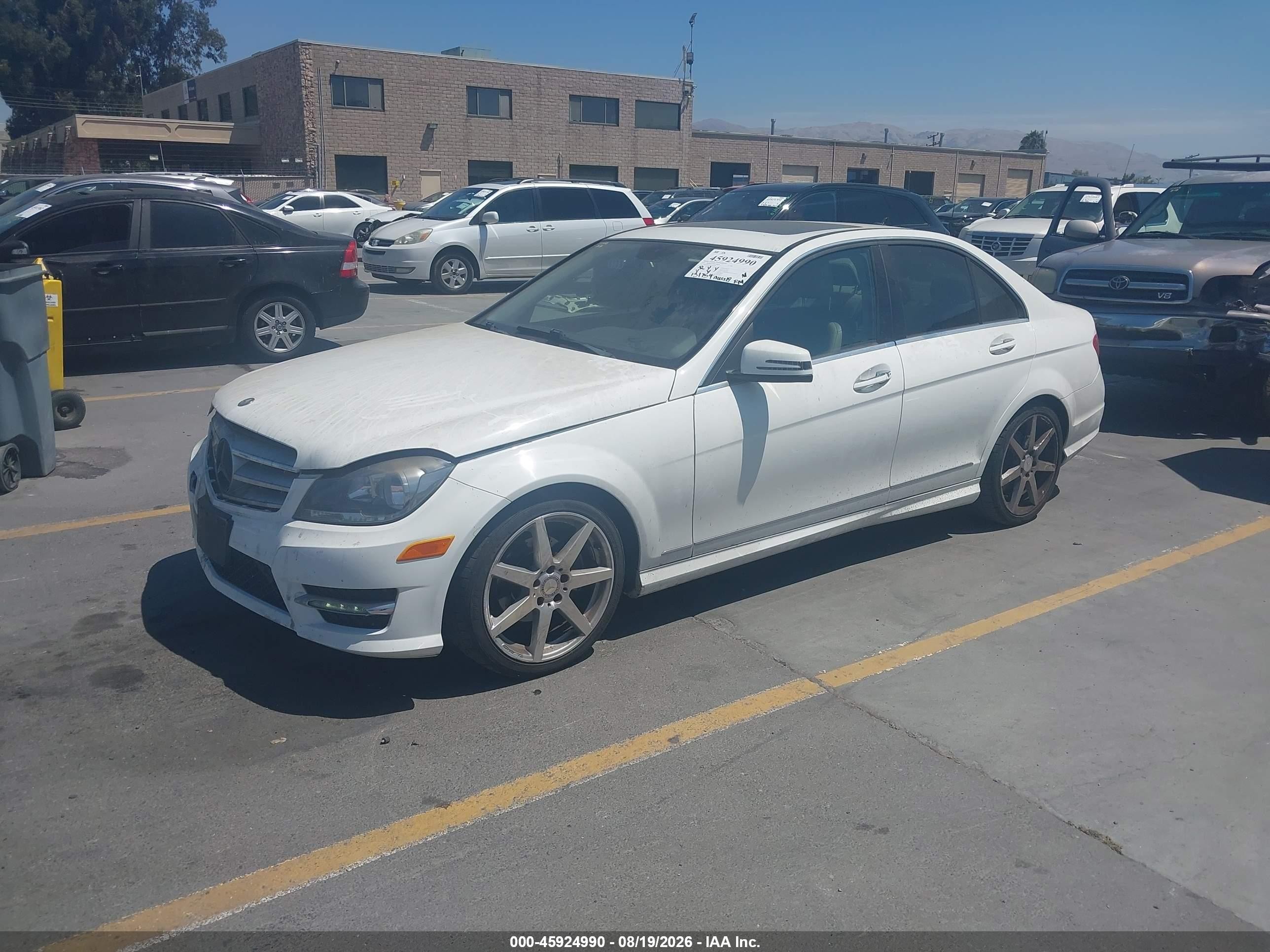2014 Mercedes-benz C 250 Luxury/sport White vin: WDDGF4HB5EA952994