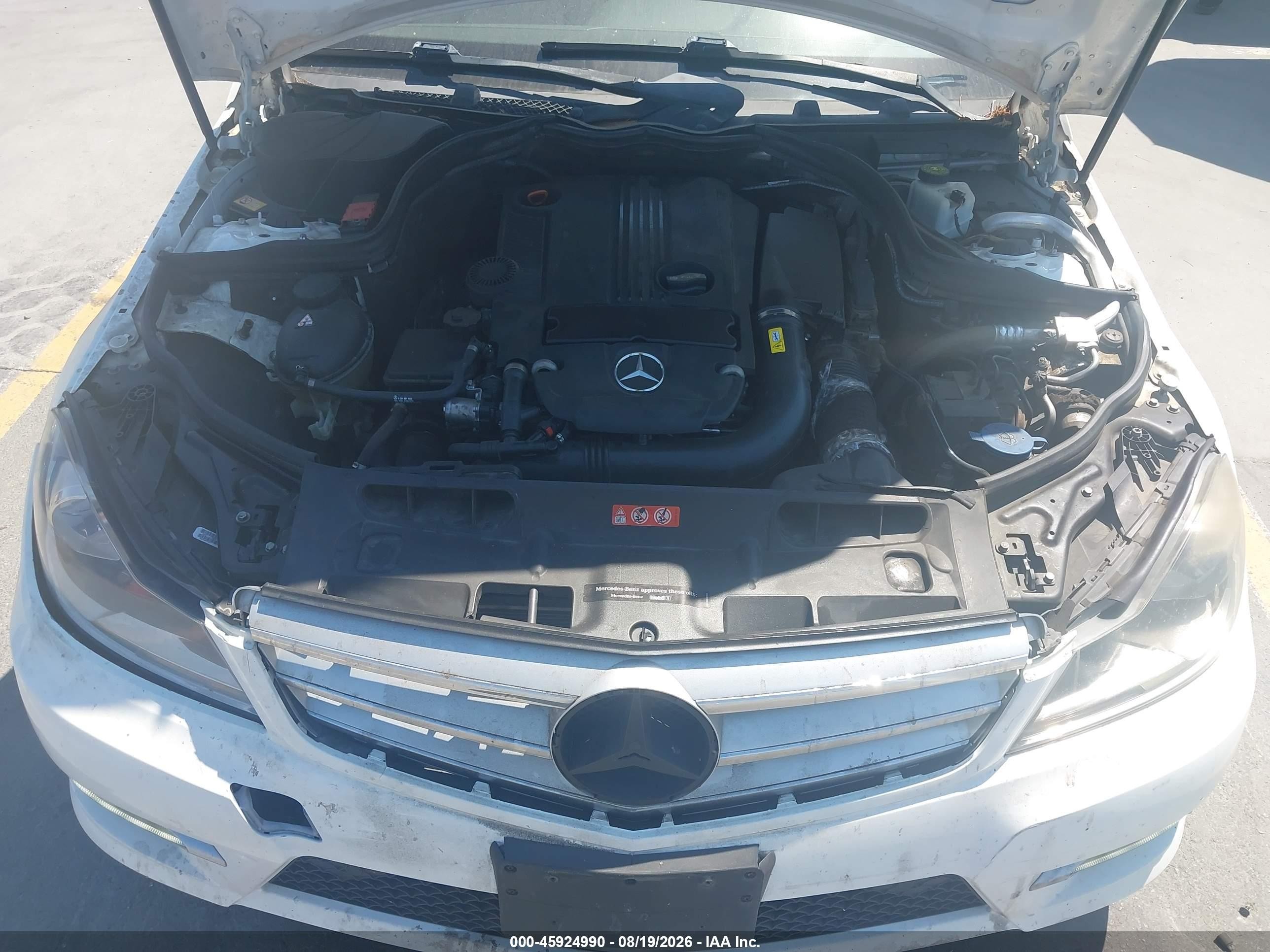 2014 Mercedes-benz C 250 Luxury/sport White vin: WDDGF4HB5EA952994