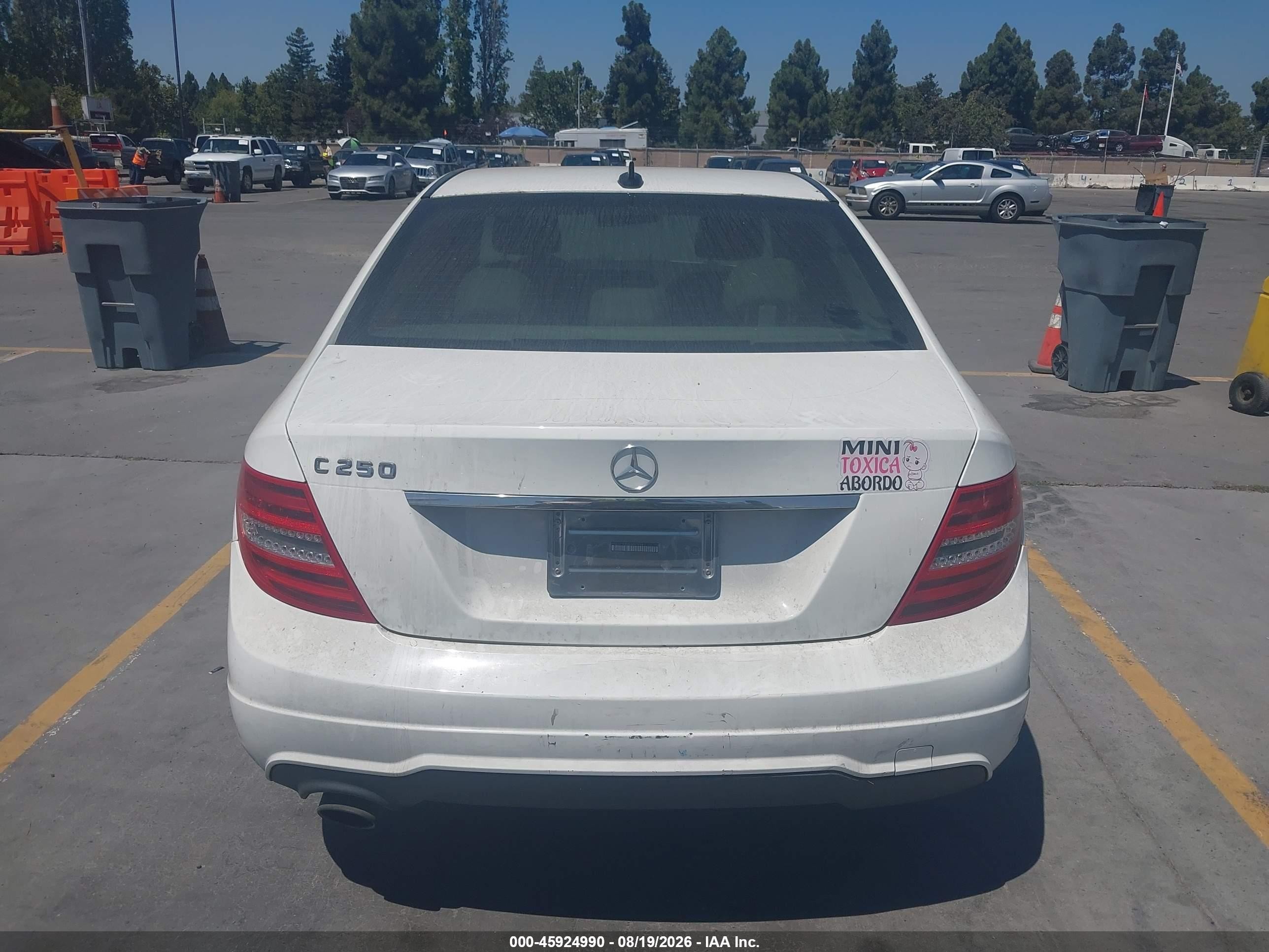 2014 Mercedes-benz C 250 Luxury/sport White vin: WDDGF4HB5EA952994