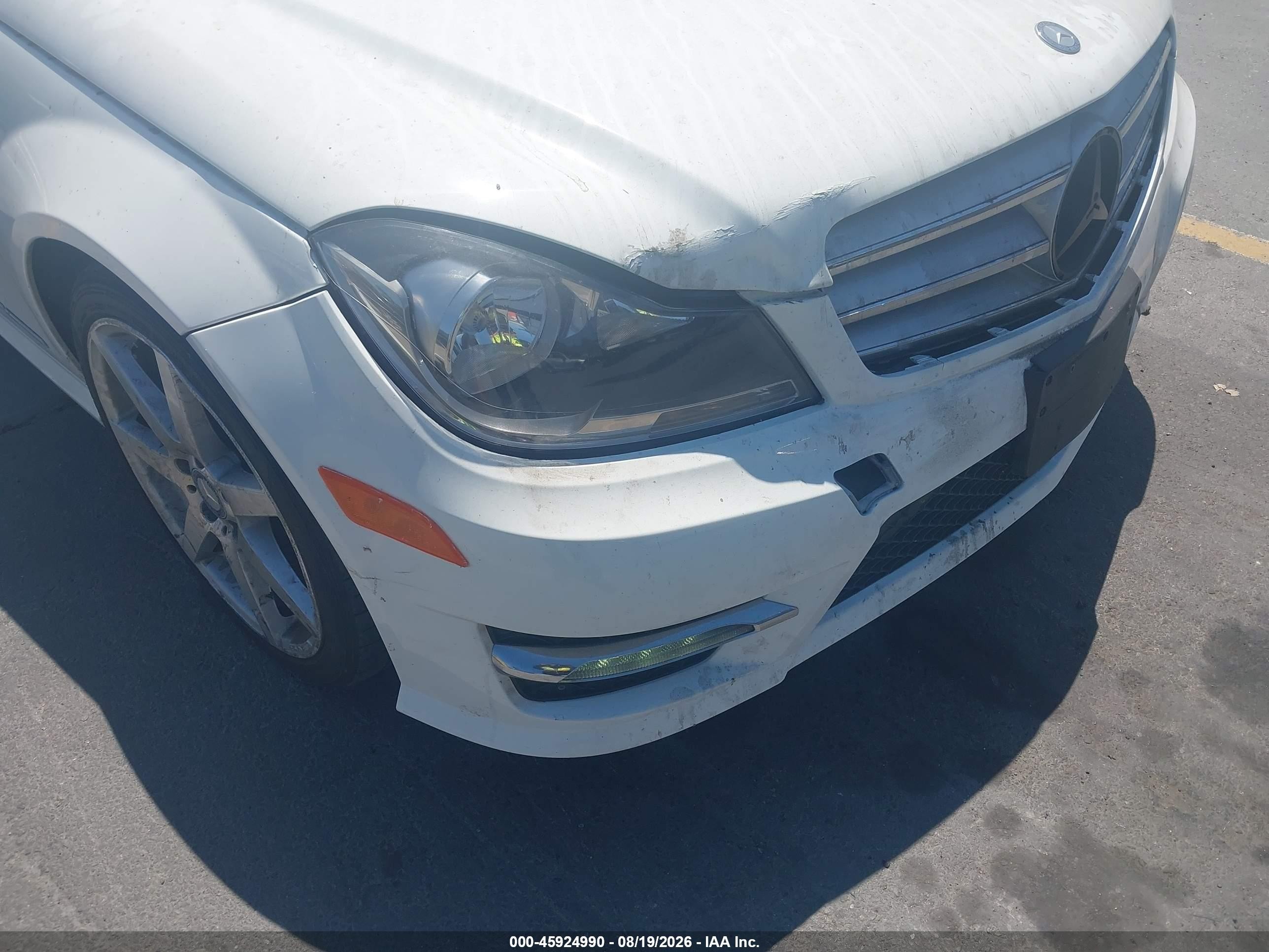 2014 Mercedes-benz C 250 Luxury/sport White vin: WDDGF4HB5EA952994