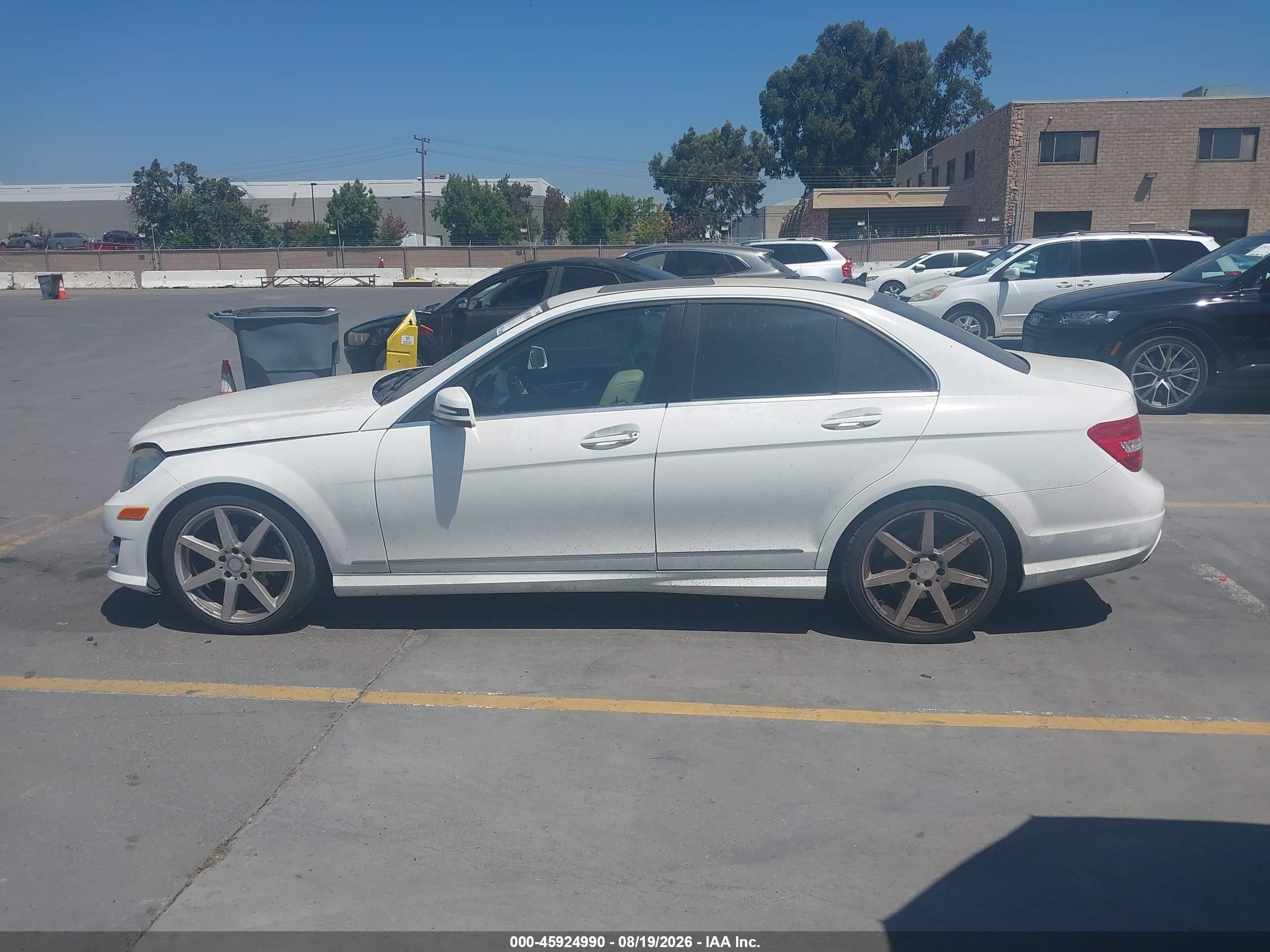 2014 Mercedes-benz C 250 Luxury/sport White vin: WDDGF4HB5EA952994