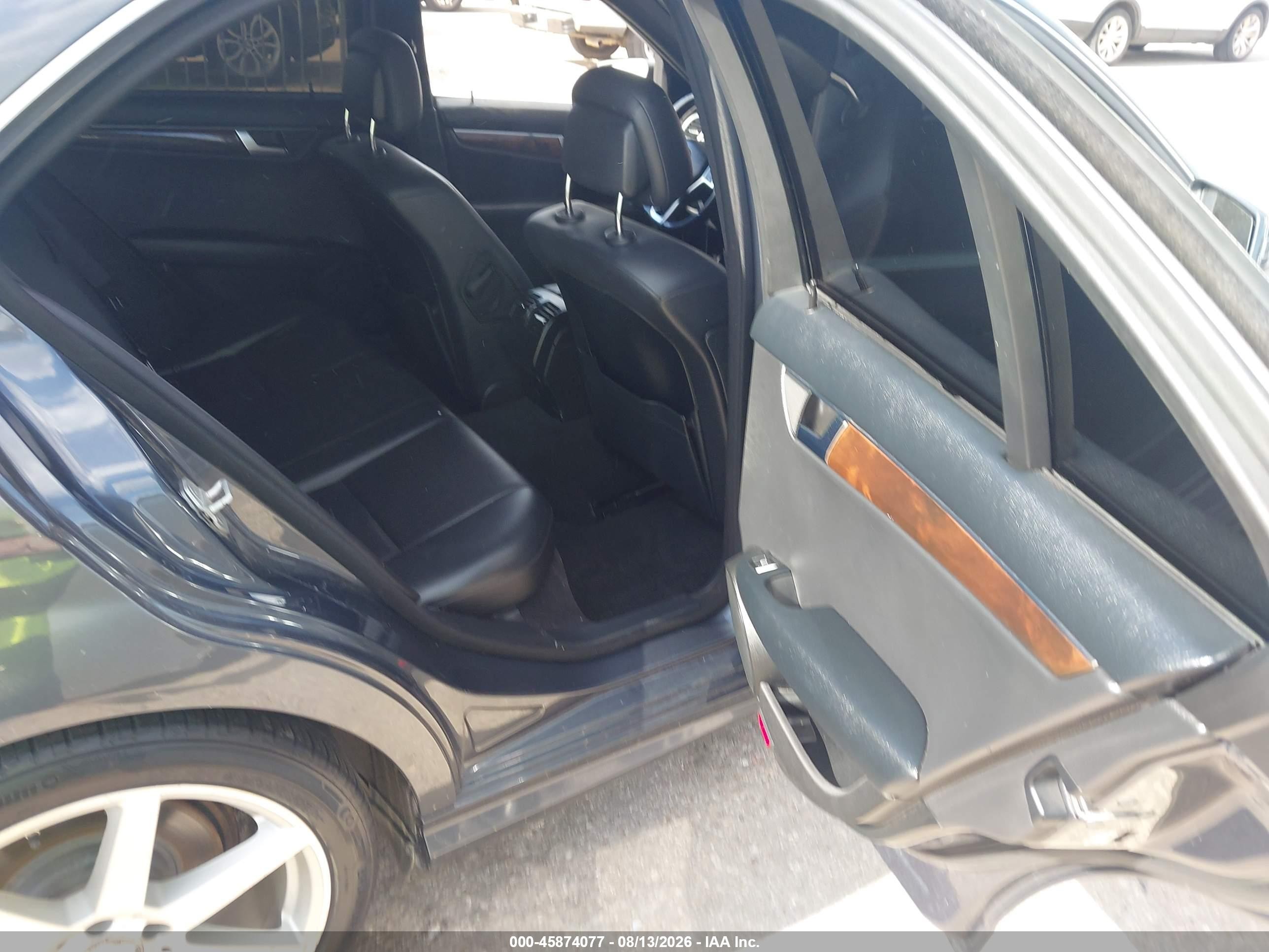 2014 Mercedes-benz C 250 Sport Серый vin: WDDGF4HB5EA957189
