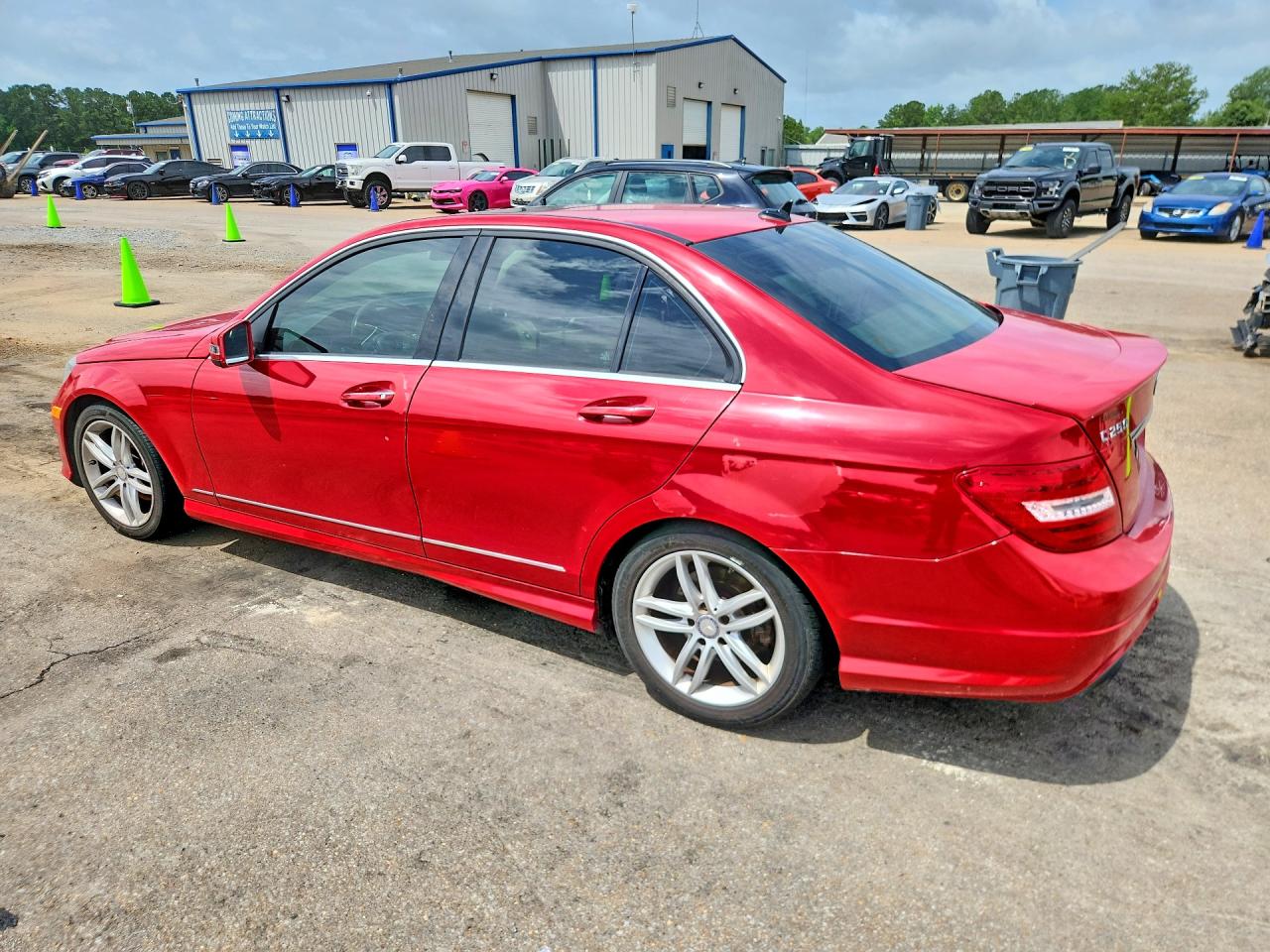 2014 Mercedes-benz C 250 Красный vin: WDDGF4HB5EA959377