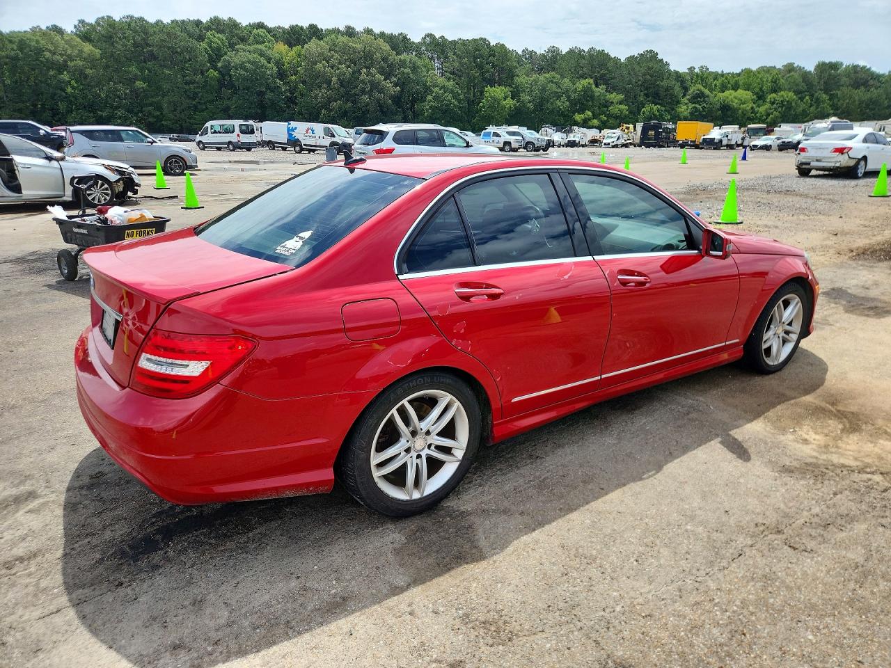 2014 Mercedes-benz C 250 Красный vin: WDDGF4HB5EA959377