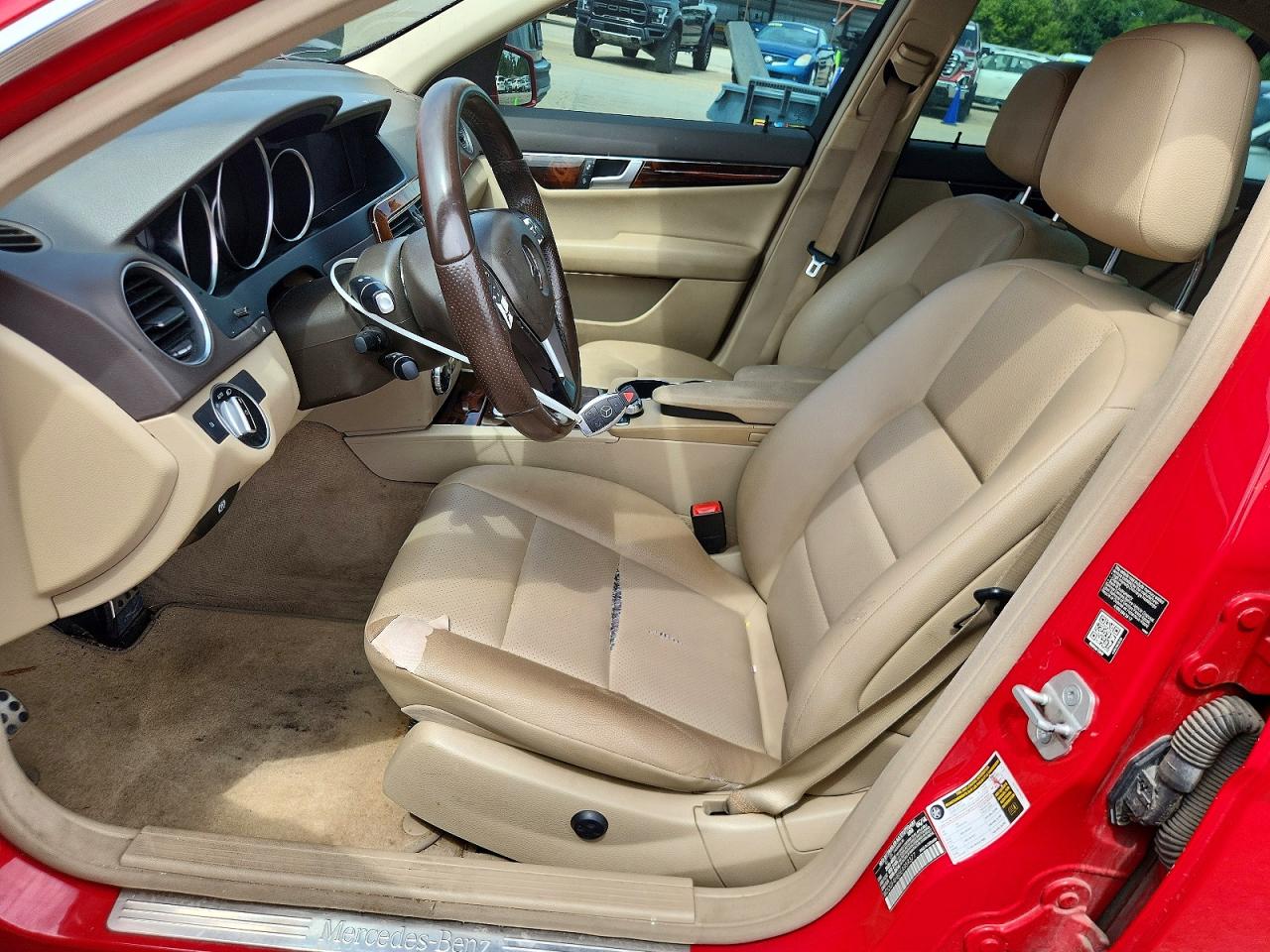 2014 Mercedes-benz C 250 Красный vin: WDDGF4HB5EA959377