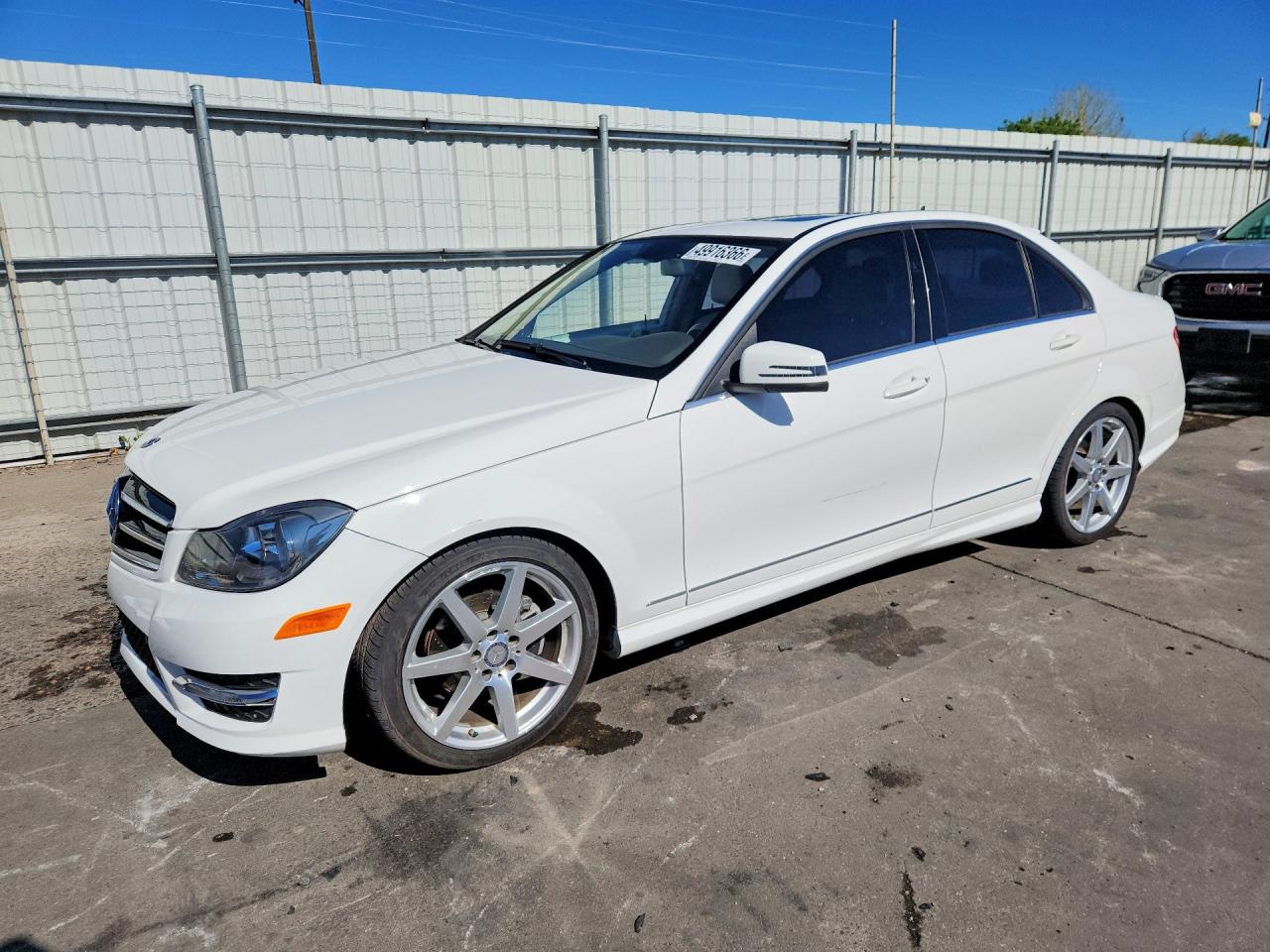 2014 Mercedes-benz C 250 White vin: WDDGF4HB5EA963316