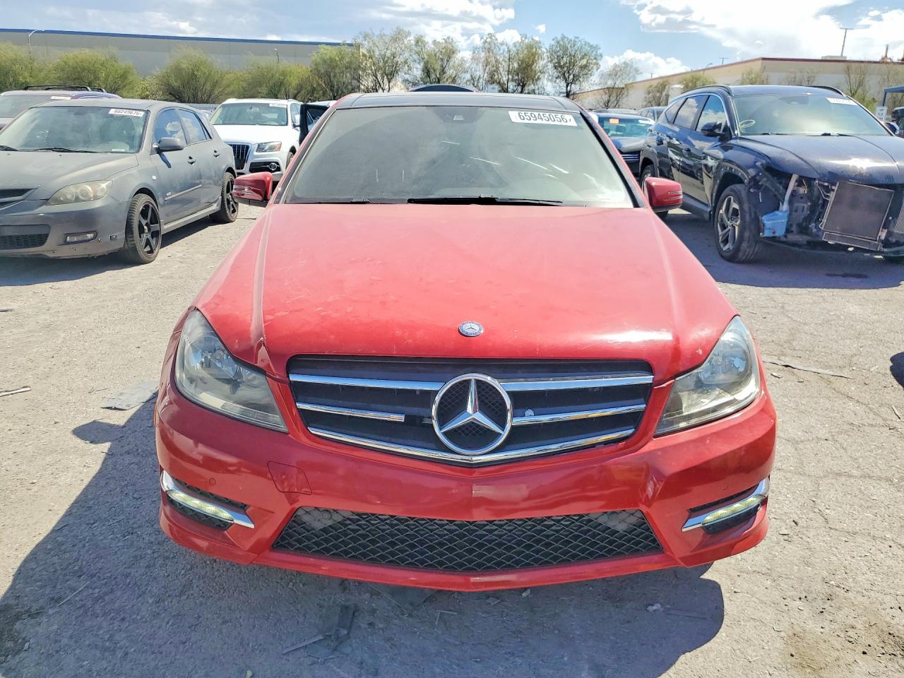 2014 Mercedes-benz C 250 Red vin: WDDGF4HB5EG158087