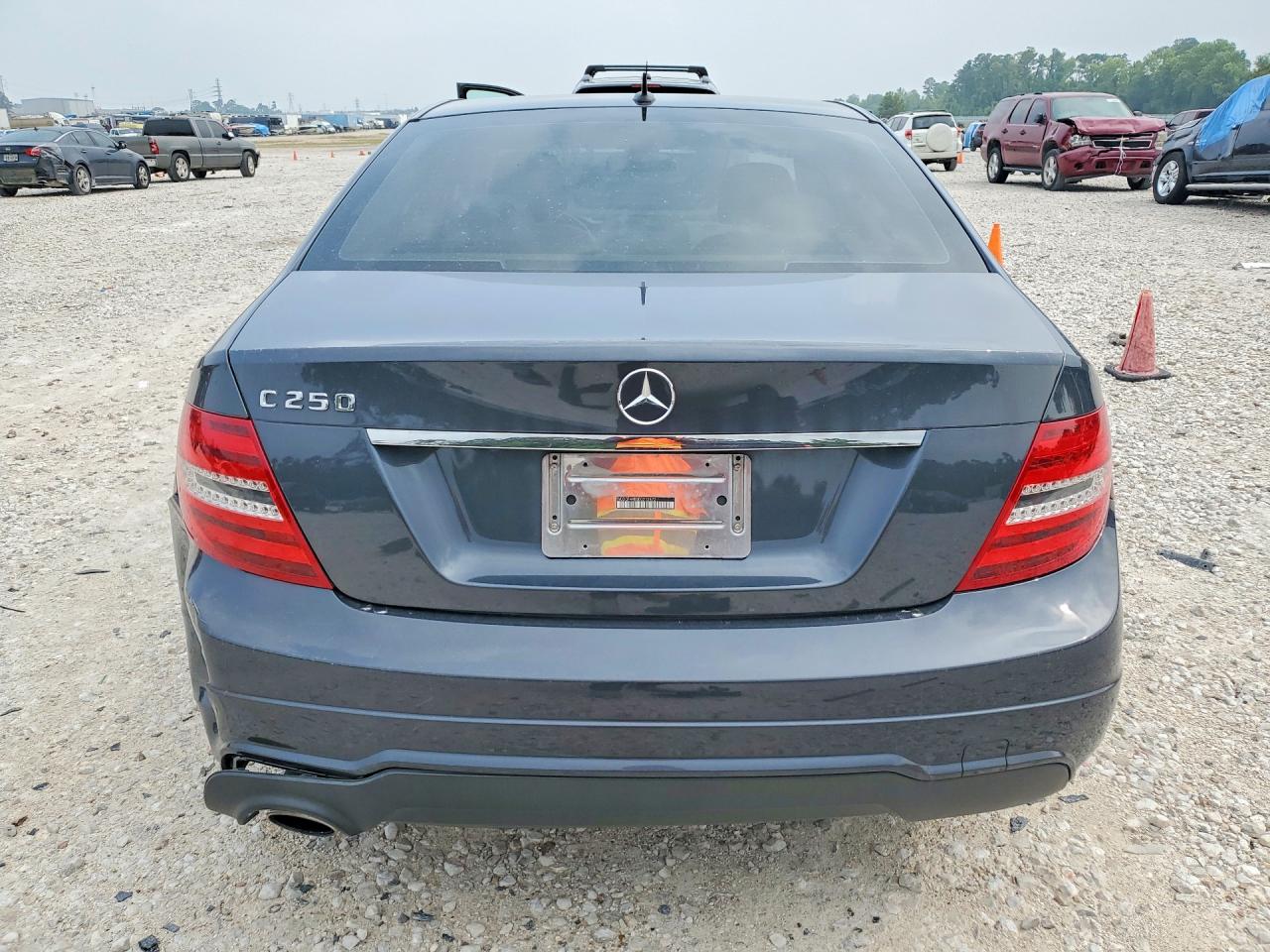 2014 Mercedes-benz C 250 Gray vin: WDDGF4HB5EG212472