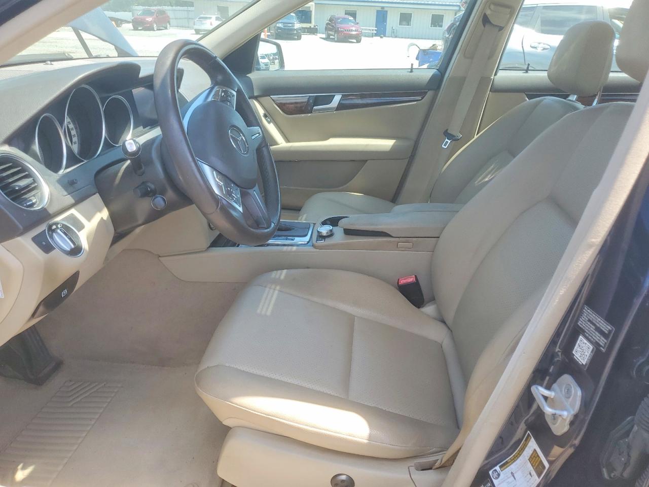 2014 Mercedes-benz C 250 Blue vin: WDDGF4HB5EG248596