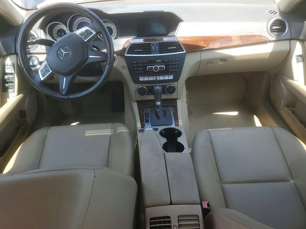 2014 Mercedes-benz C 250 Blue vin: WDDGF4HB5EG248596