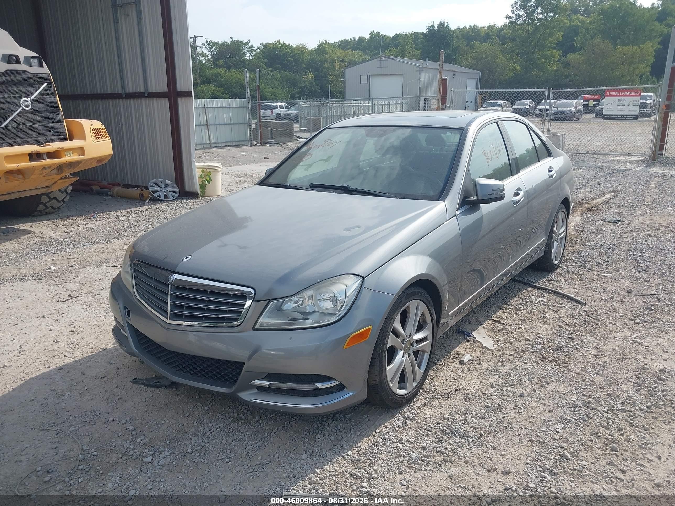 2014 Mercedes-benz C 250 Luxury Серебряный vin: WDDGF4HB5EG251479