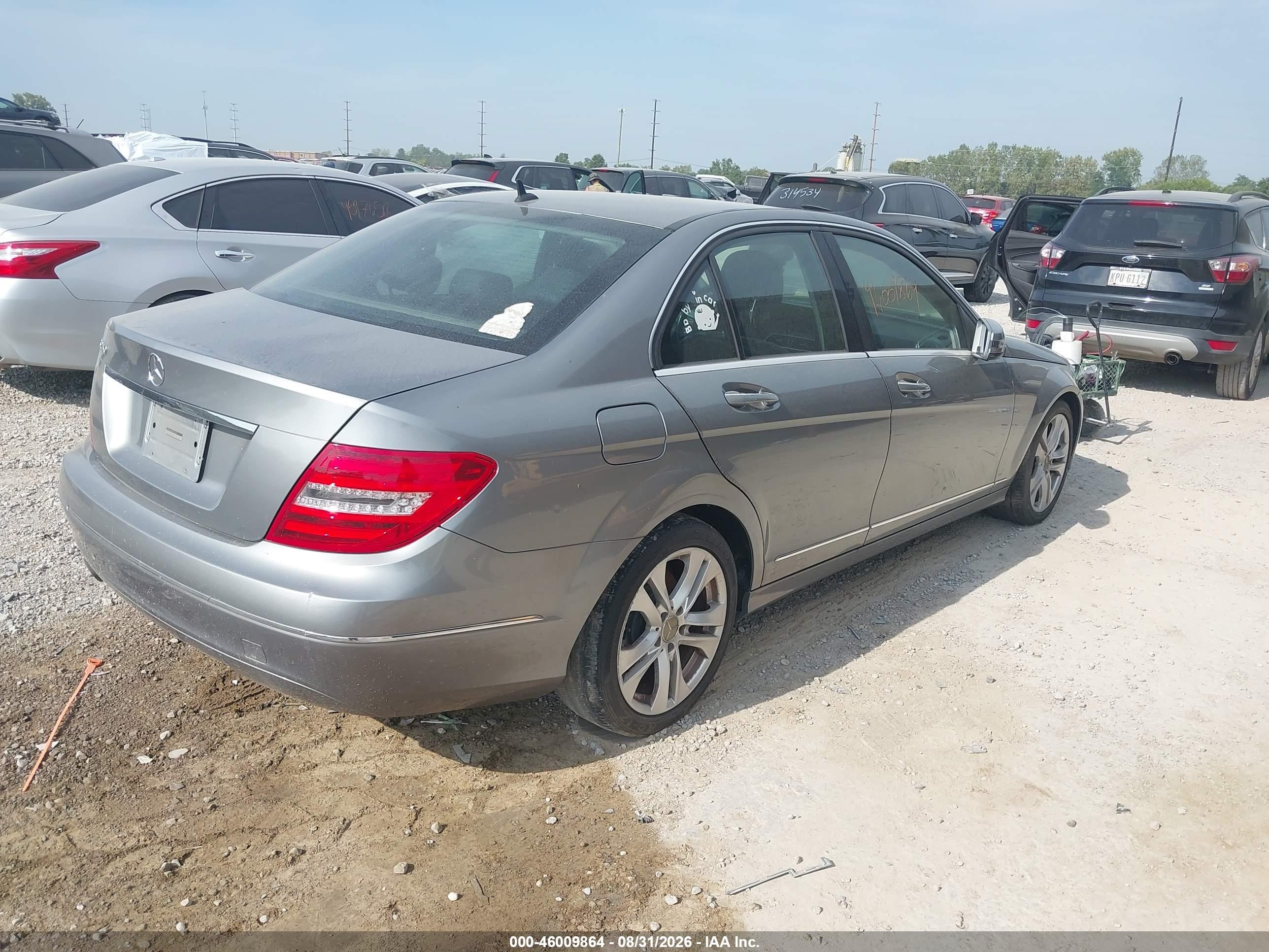 2014 Mercedes-benz C 250 Luxury Серебряный vin: WDDGF4HB5EG251479