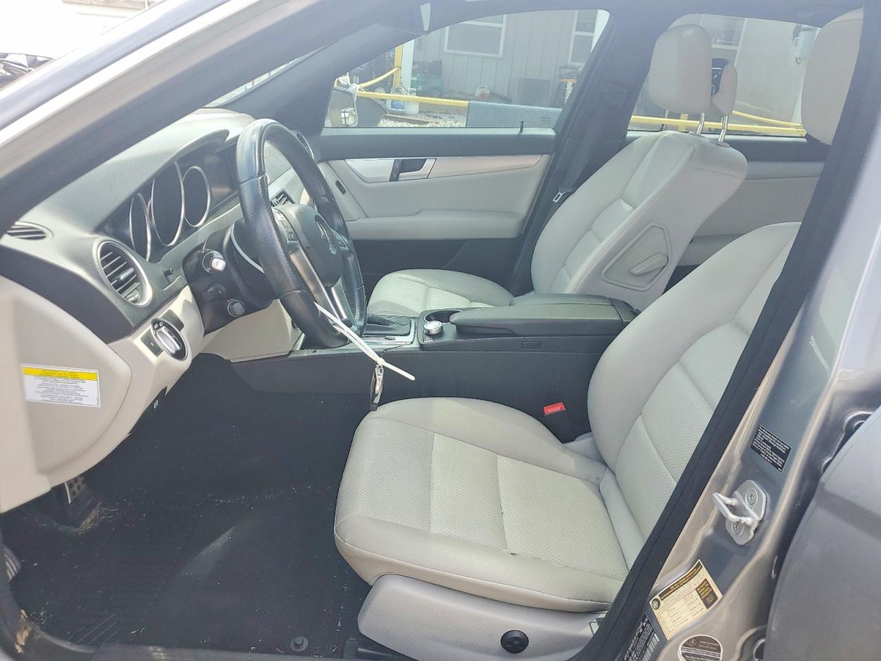 2014 Mercedes-benz C 250 Silver vin: WDDGF4HB5ER303472