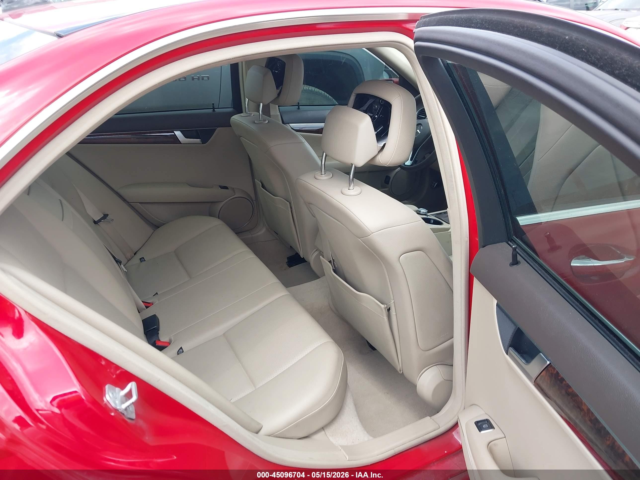 2014 Mercedes-benz C 250 Sport Red vin: WDDGF4HB5ER308462