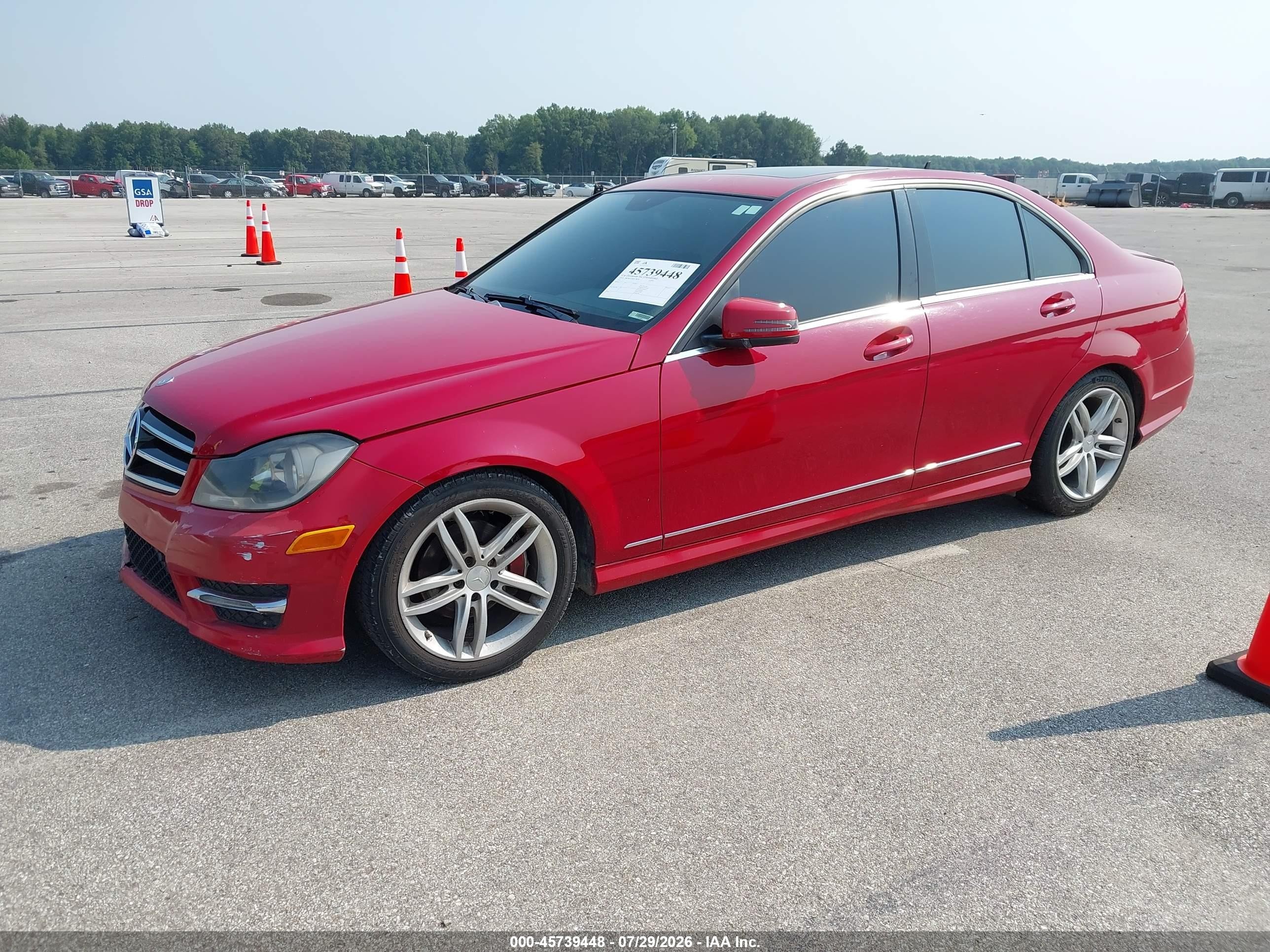 2014 Mercedes-benz C 250 Sport Red vin: WDDGF4HB5ER312043
