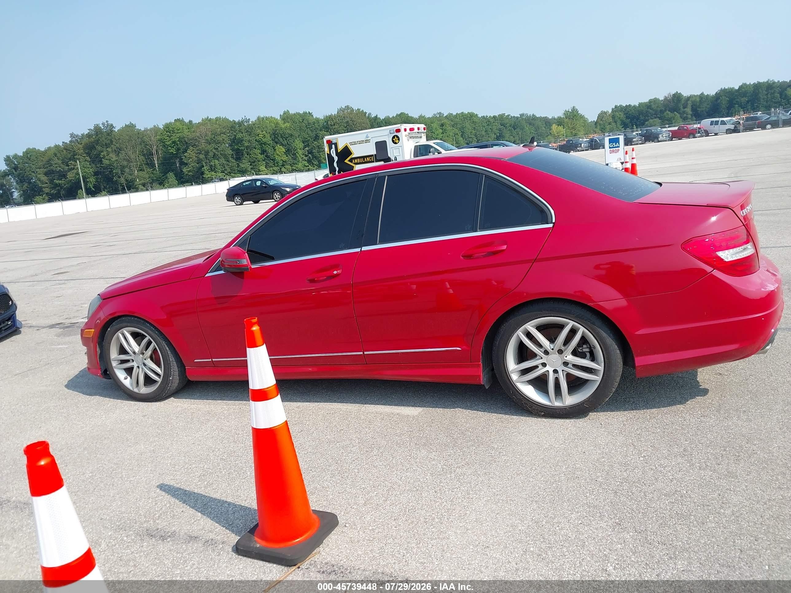 2014 Mercedes-benz C 250 Sport Red vin: WDDGF4HB5ER312043