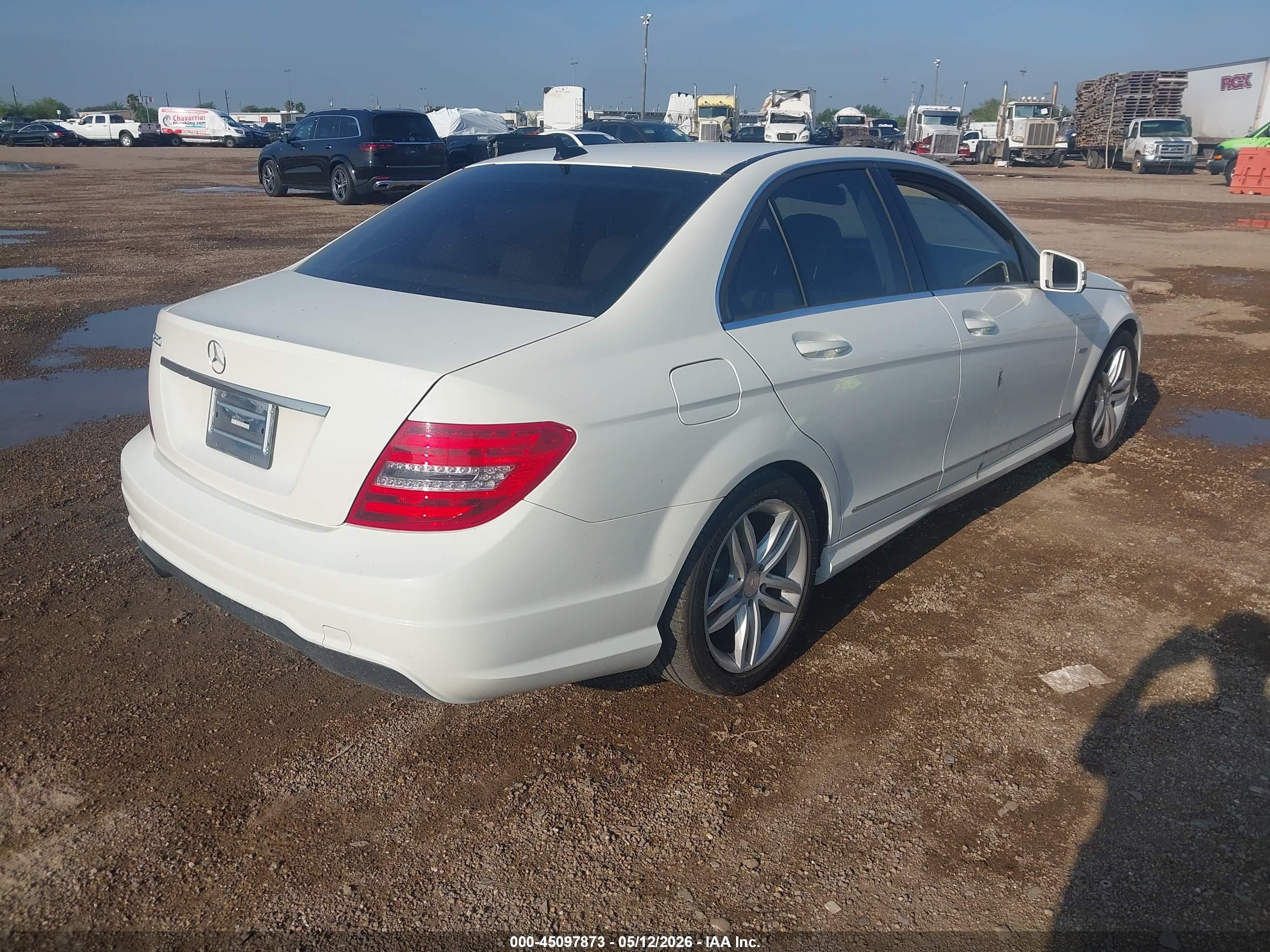 2012 Mercedes-benz C 250 Luxury/sport White vin: WDDGF4HB6CA609284