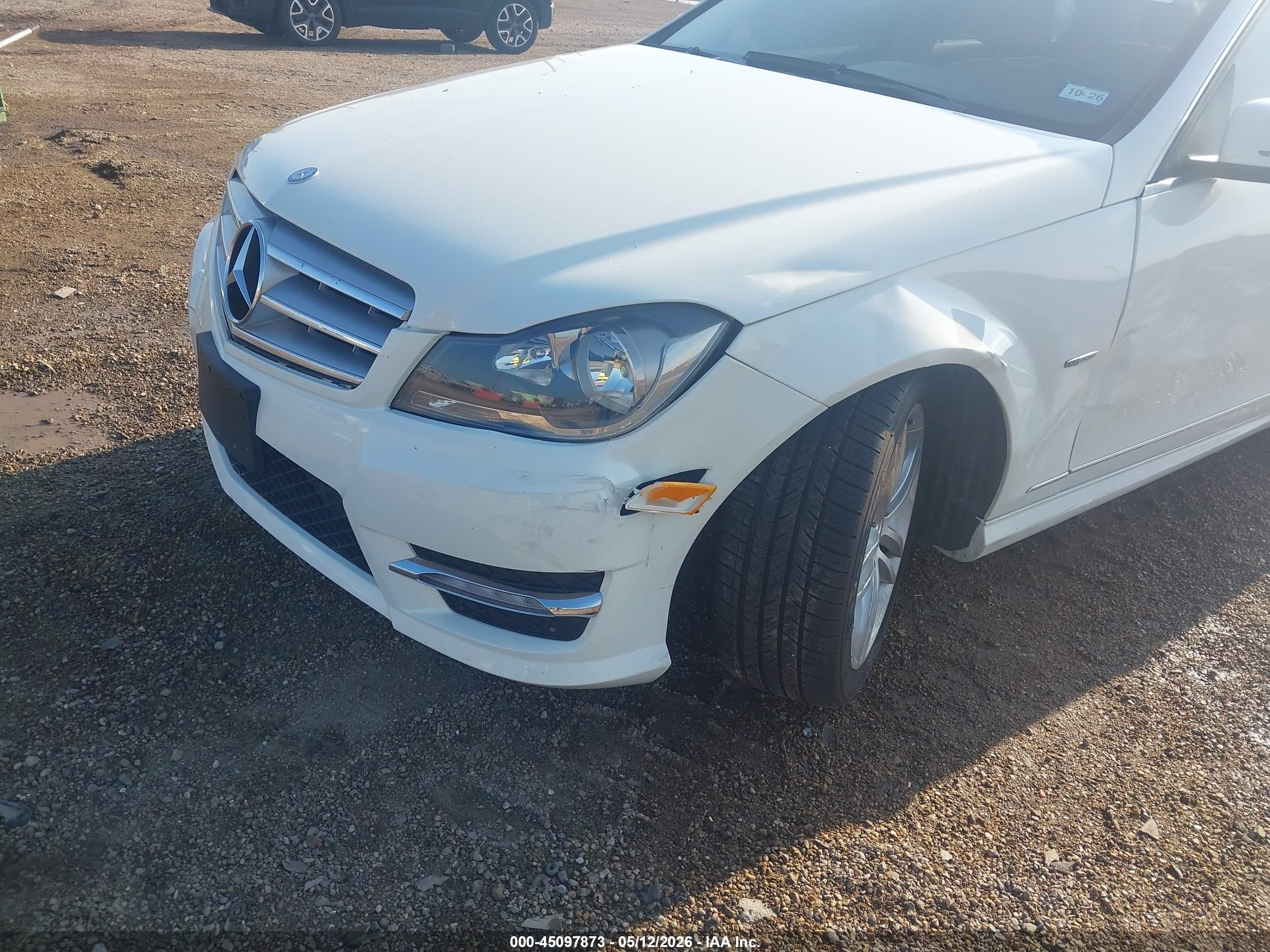 2012 Mercedes-benz C 250 Luxury/sport White vin: WDDGF4HB6CA609284