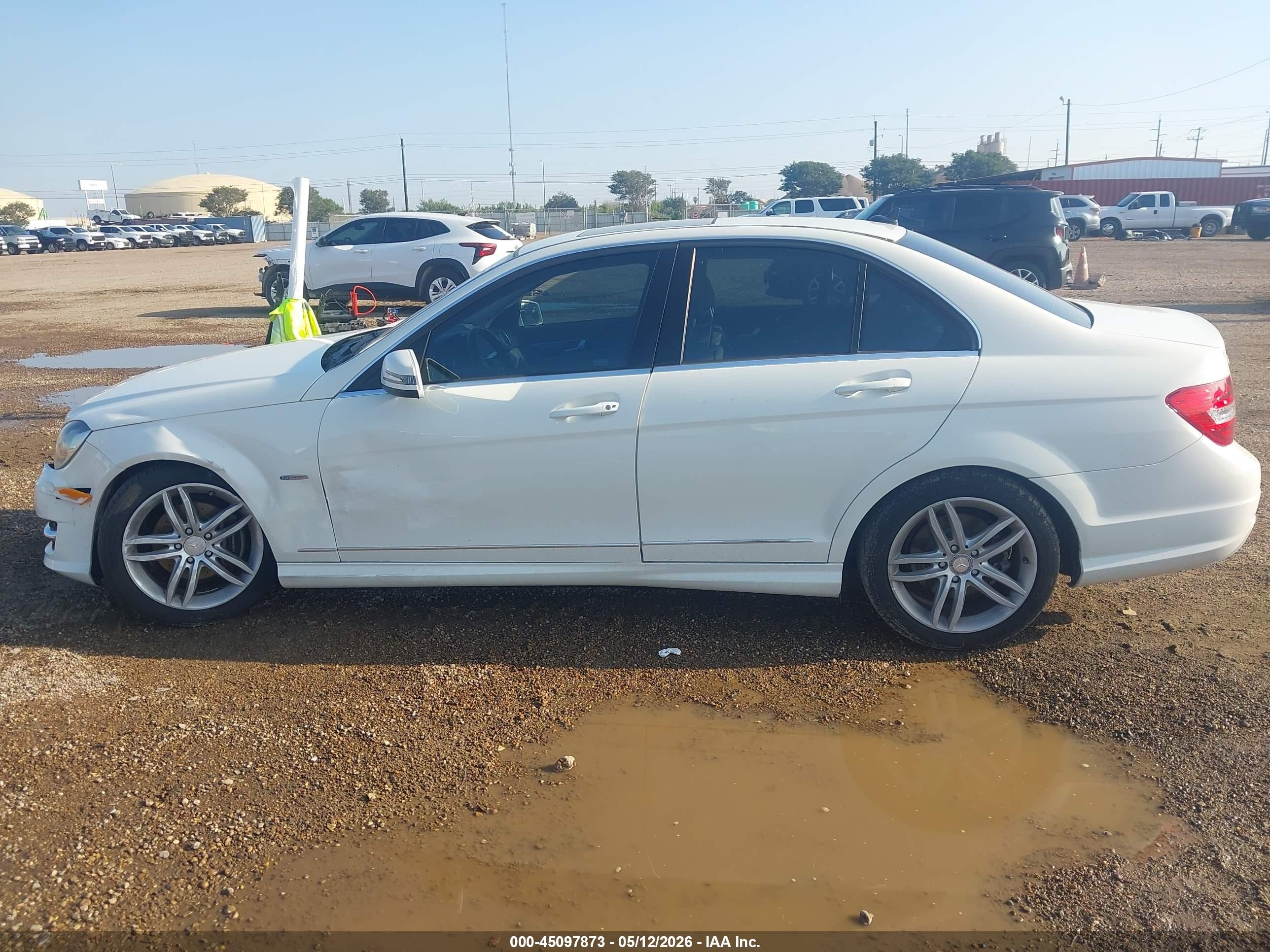 2012 Mercedes-benz C 250 Luxury/sport White vin: WDDGF4HB6CA609284