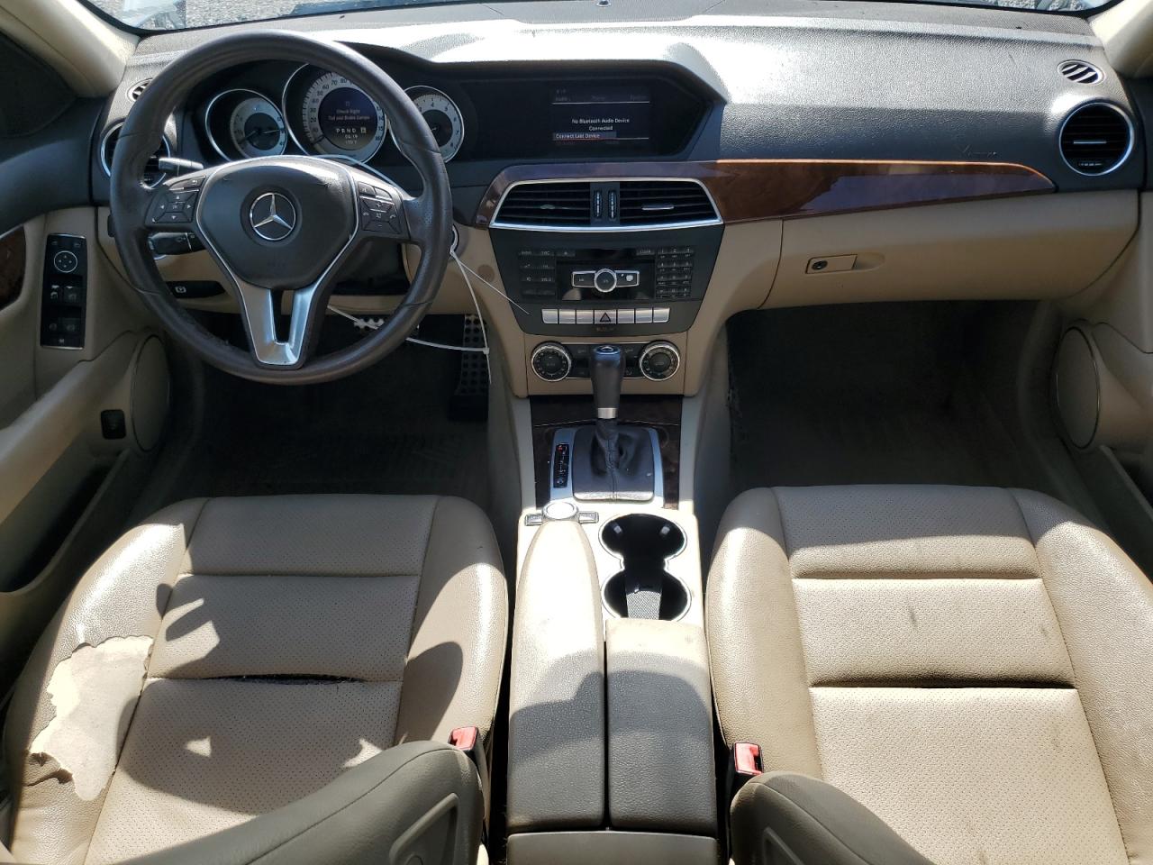 2012 Mercedes-benz C 250 White vin: WDDGF4HB6CA729473