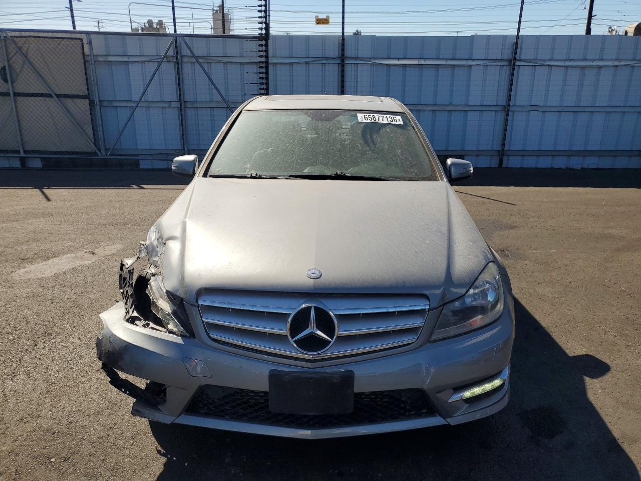 2012 Mercedes-benz C 250 Серый vin: WDDGF4HB6CR201191