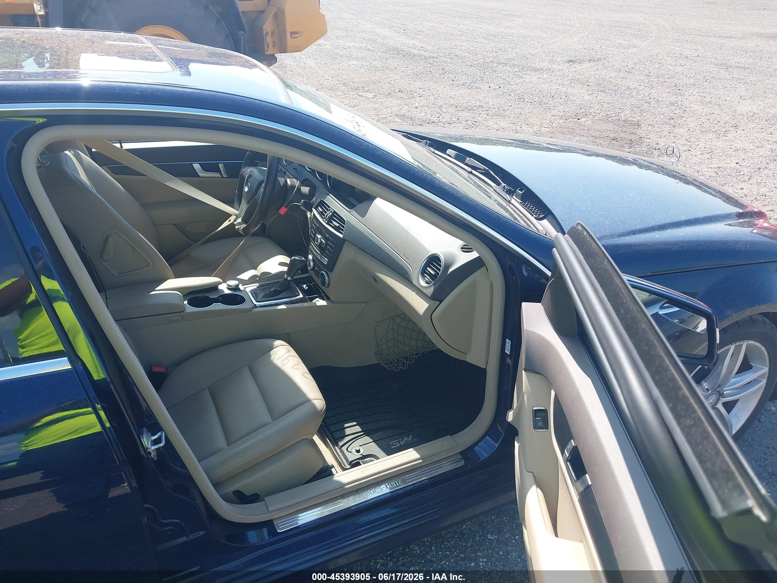 2012 Mercedes-benz C 250 Sport Blue vin: WDDGF4HB6CR233333
